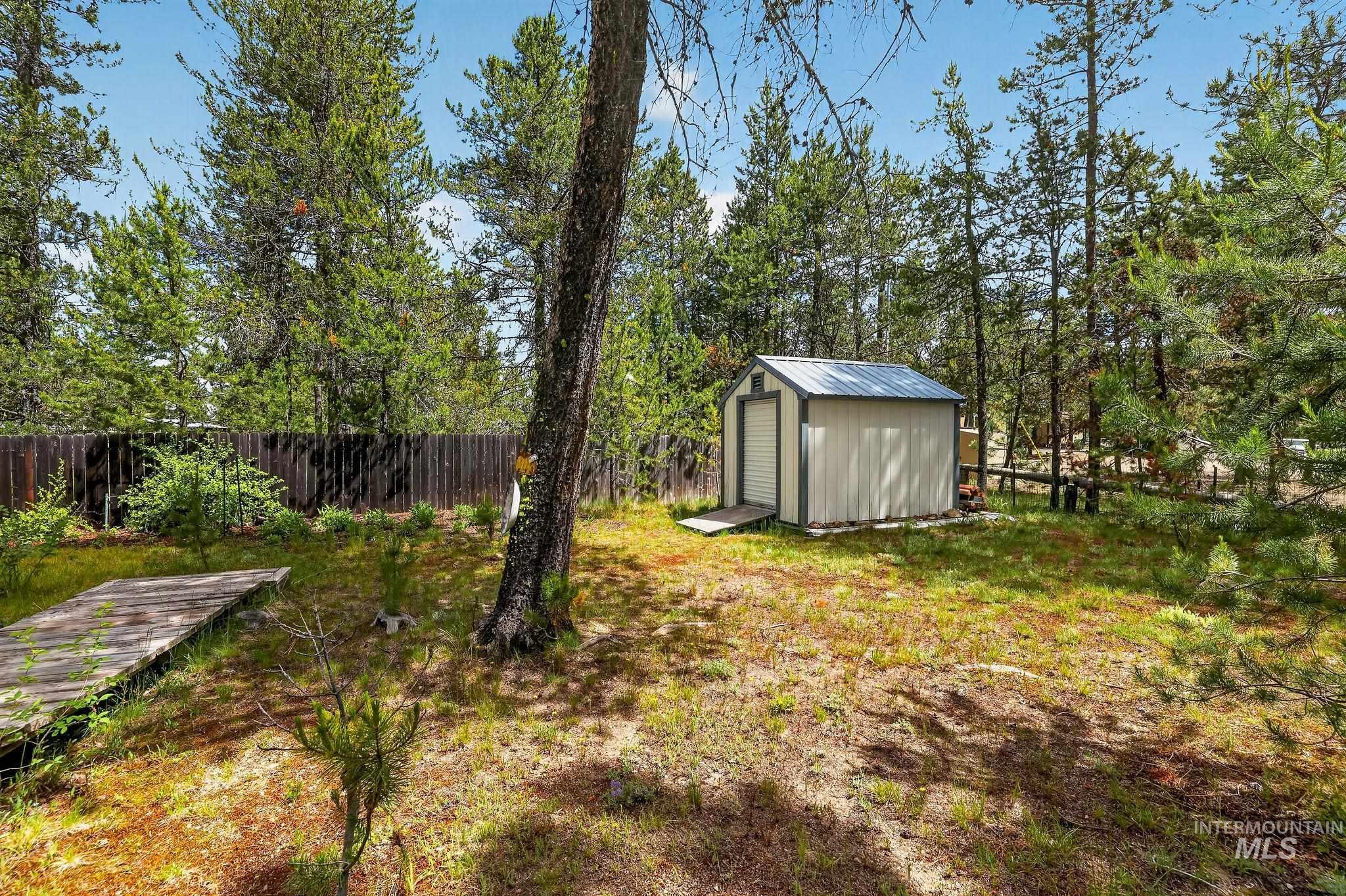 13122 Tucker Rd., Donnelly, Idaho 83615, 3 Bedrooms, 2 Bathrooms, Residential For Sale, Price $340,000,MLS 98990095