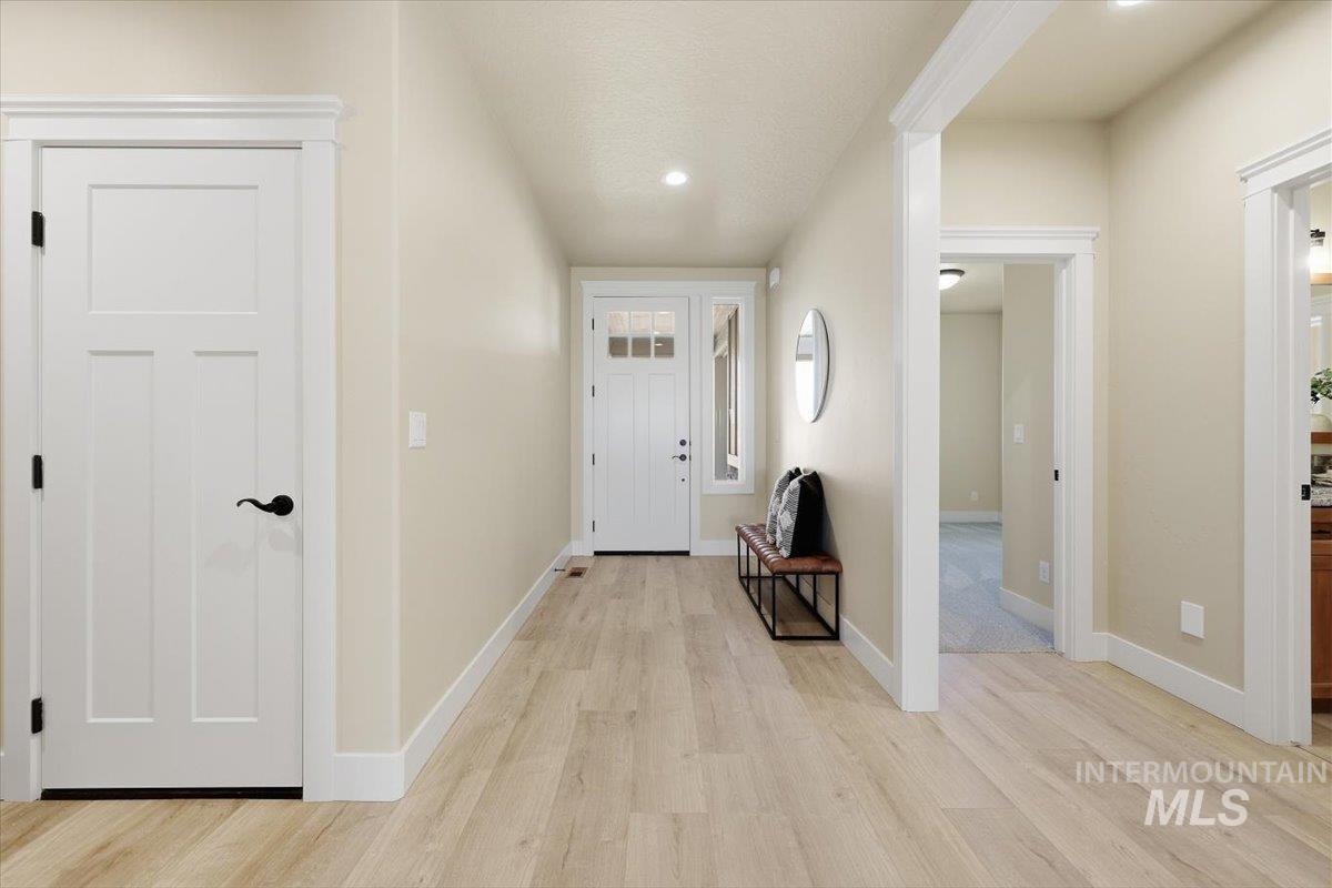 9394 S Sapper Hill Ave, Kuna, Idaho 83634, 3 Bedrooms, 2 Bathrooms, Residential For Sale, Price $619,900, 98990098