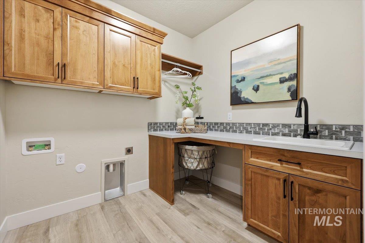 9394 S Sapper Hill Ave, Kuna, Idaho 83634, 3 Bedrooms, 2 Bathrooms, Residential For Sale, Price $619,900, 98990098