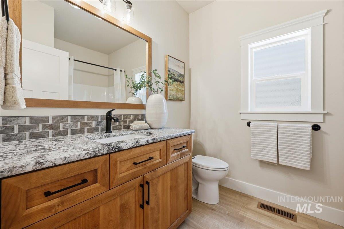 9394 S Sapper Hill Ave, Kuna, Idaho 83634, 3 Bedrooms, 2 Bathrooms, Residential For Sale, Price $619,900, 98990098