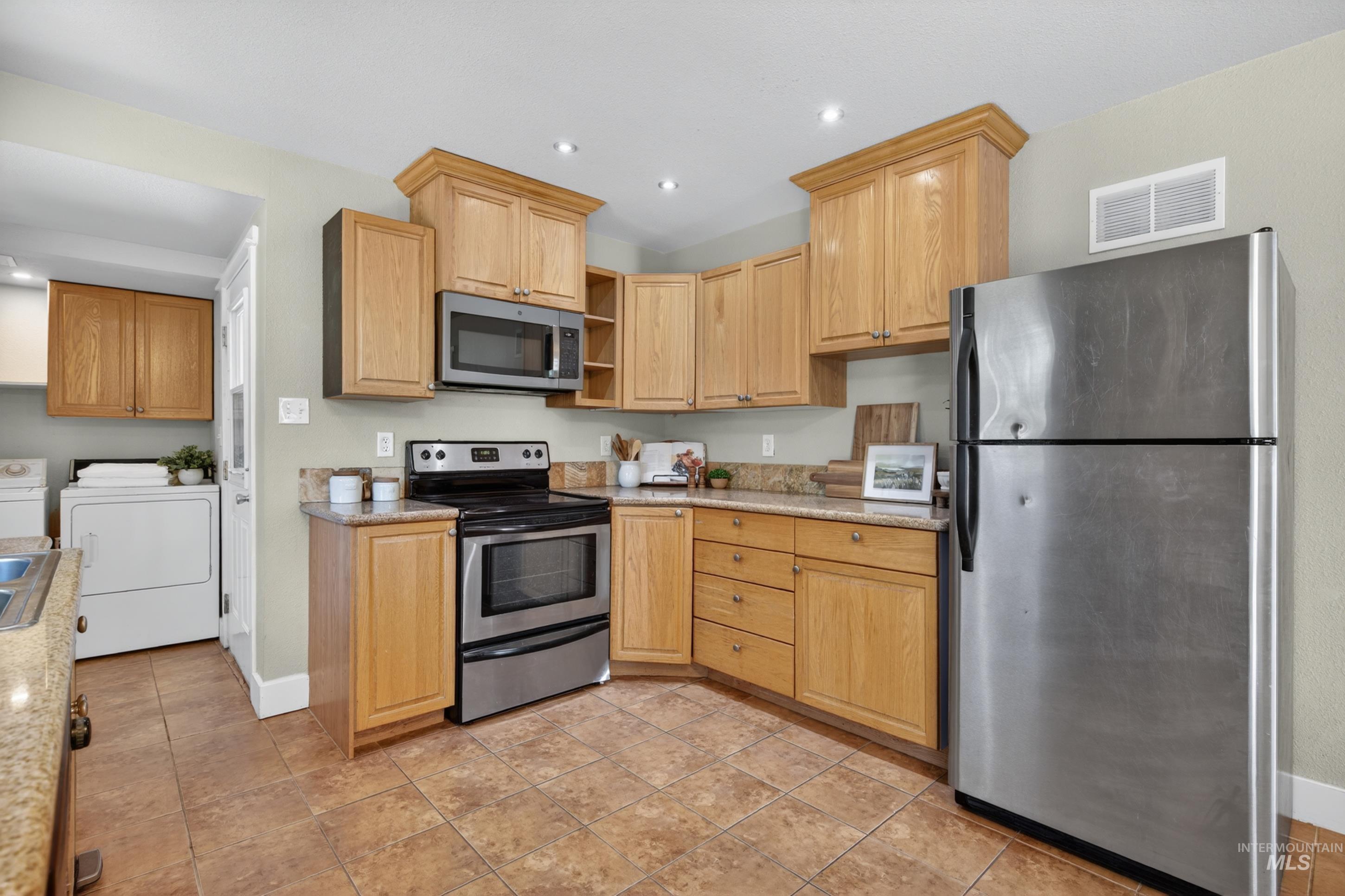 4906 W Wymosa, Boise, Idaho 83703, 3 Bedrooms, 1 Bathroom, Residential For Sale, Price $389,000, 98990100