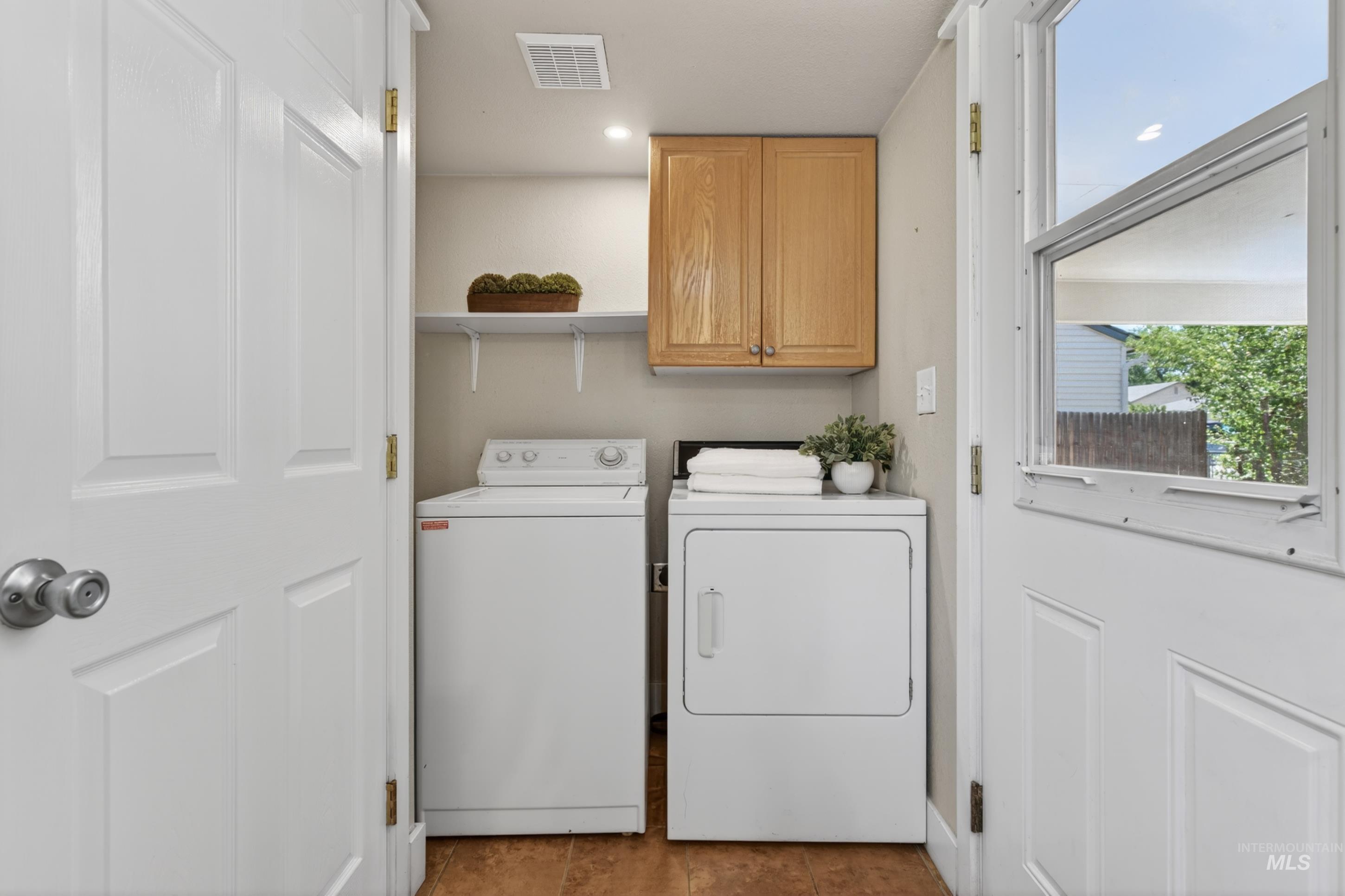 4906 W Wymosa, Boise, Idaho 83703, 3 Bedrooms, 1 Bathroom, Residential For Sale, Price $389,000, 98990100
