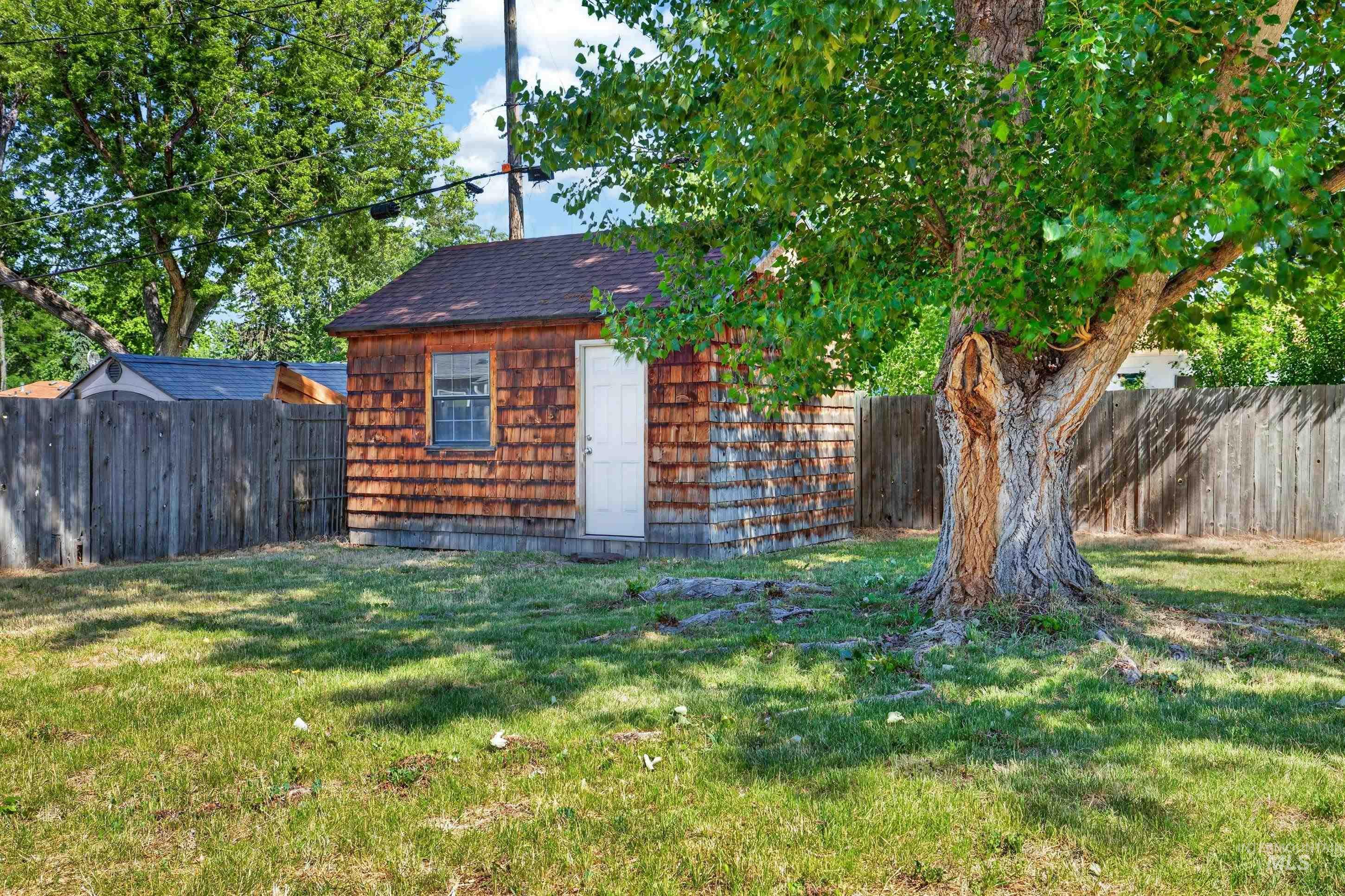 4906 W Wymosa, Boise, Idaho 83703, 3 Bedrooms, 1 Bathroom, Residential For Sale, Price $389,000, 98990100