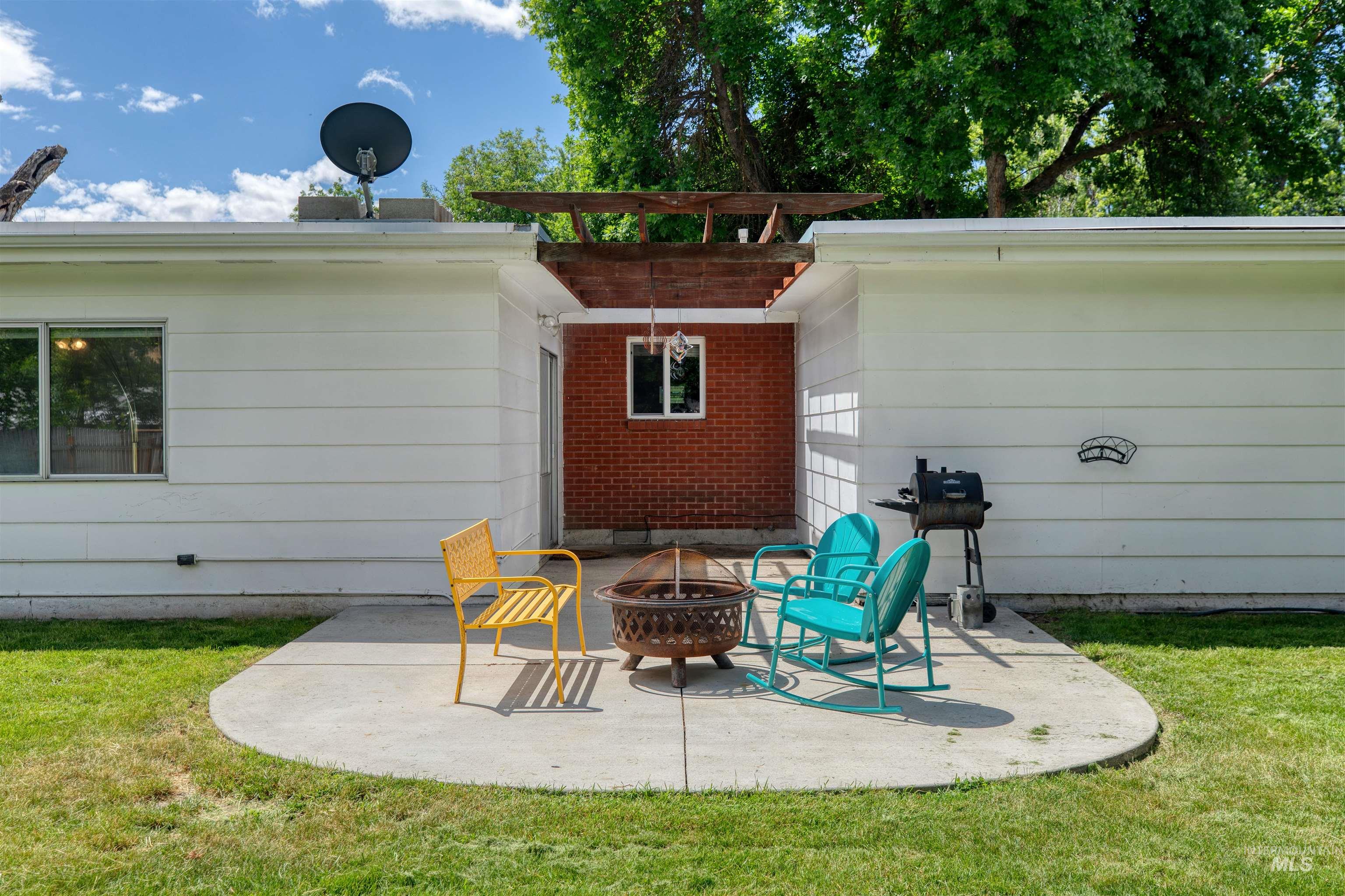 4420 W Clearview Dr, Boise, Idaho 83703, 3 Bedrooms, 2 Bathrooms, Residential For Sale, Price $524,900, 98990103