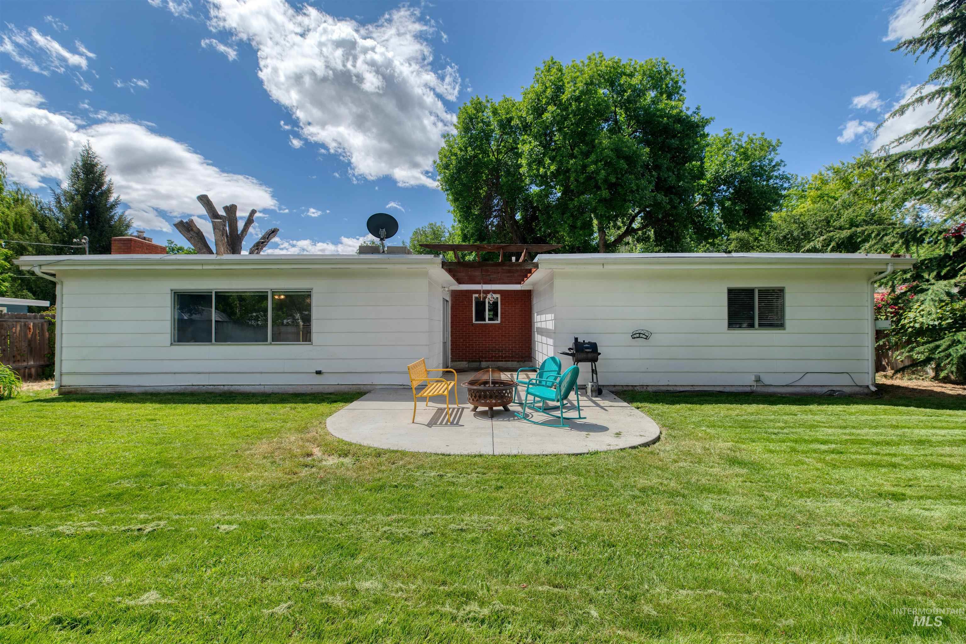 4420 W Clearview Dr, Boise, Idaho 83703, 3 Bedrooms, 2 Bathrooms, Residential For Sale, Price $524,900, 98990103