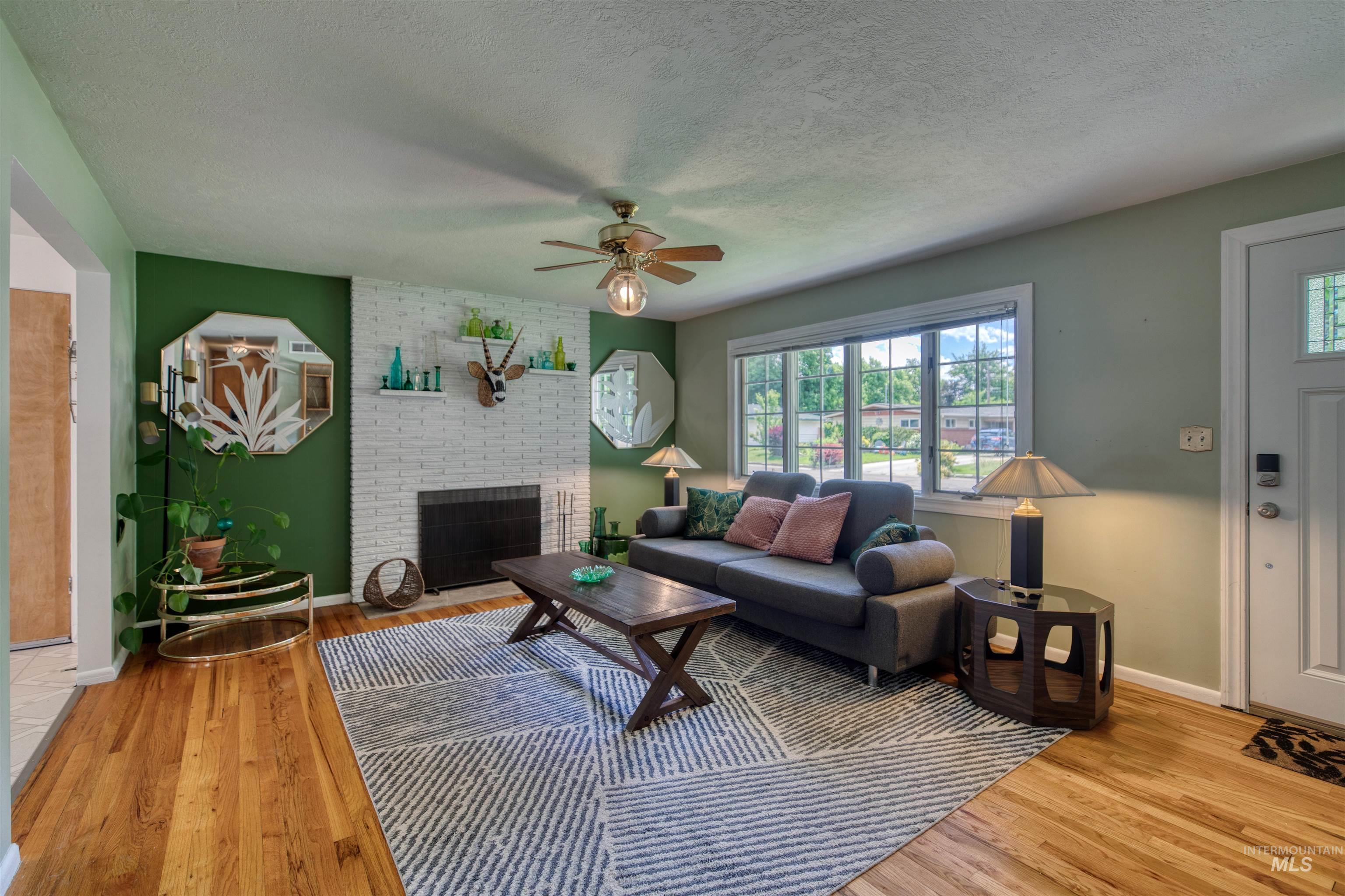 4420 W Clearview Dr, Boise, Idaho 83703, 3 Bedrooms, 2 Bathrooms, Residential For Sale, Price $524,900, 98990103