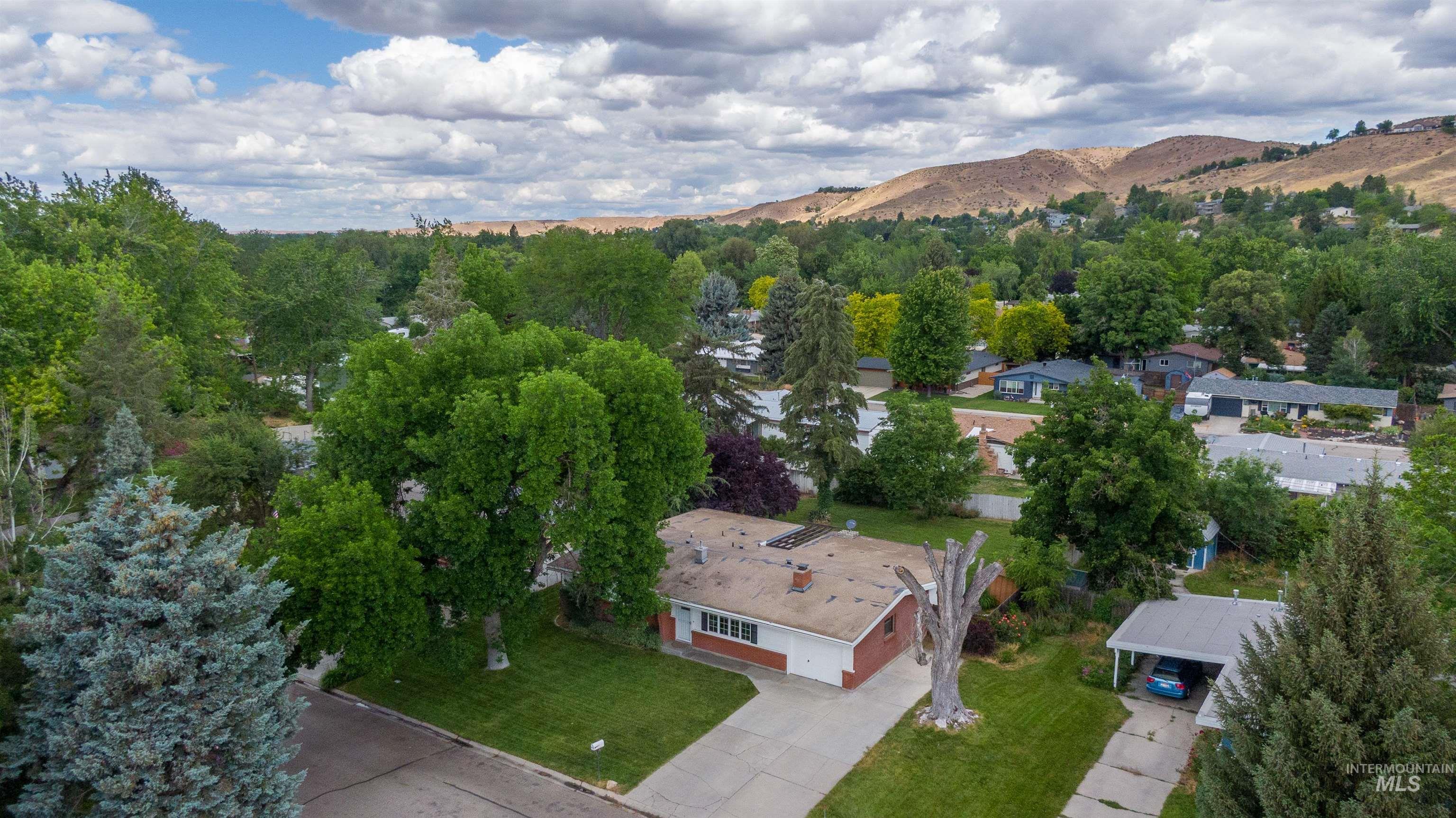 4420 W Clearview Dr, Boise, Idaho 83703, 3 Bedrooms, 2 Bathrooms, Residential For Sale, Price $524,900, 98990103