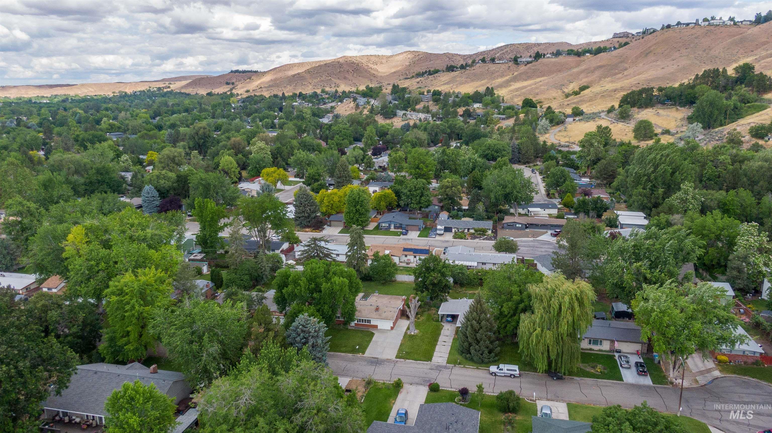 4420 W Clearview Dr, Boise, Idaho 83703, 3 Bedrooms, 2 Bathrooms, Residential For Sale, Price $524,900, 98990103