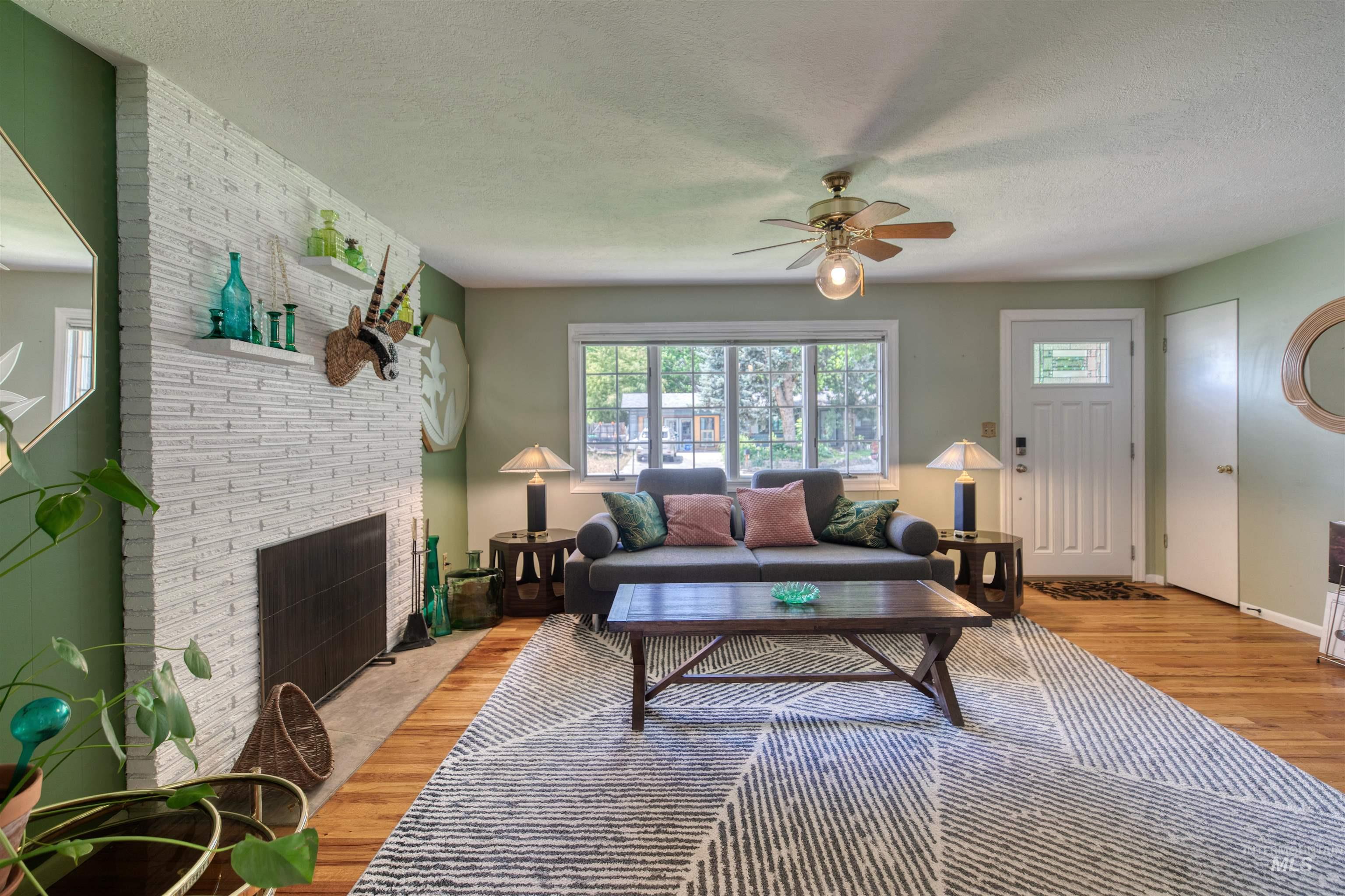 4420 W Clearview Dr, Boise, Idaho 83703, 3 Bedrooms, 2 Bathrooms, Residential For Sale, Price $524,900, 98990103