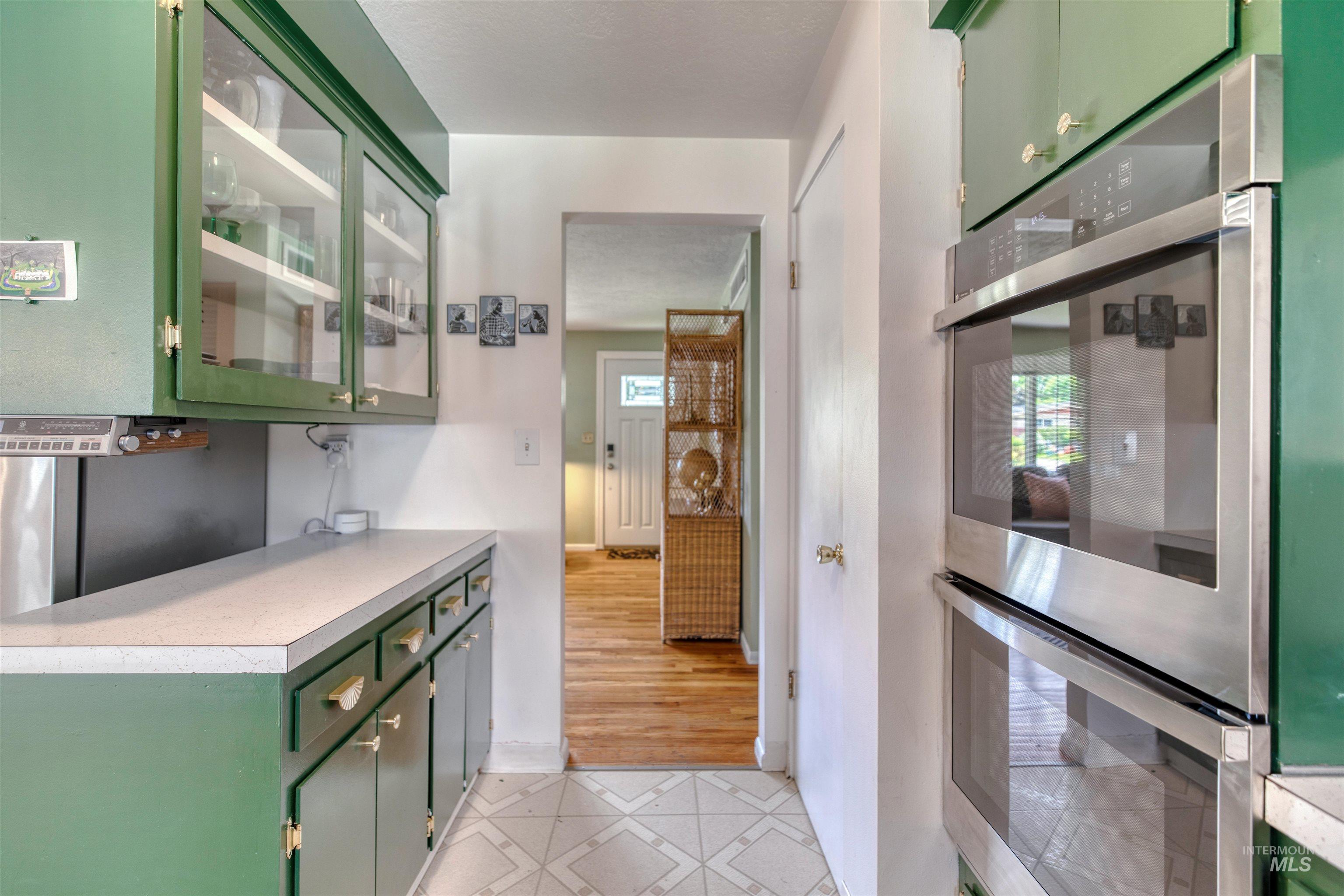 4420 W Clearview Dr, Boise, Idaho 83703, 3 Bedrooms, 2 Bathrooms, Residential For Sale, Price $524,900, 98990103