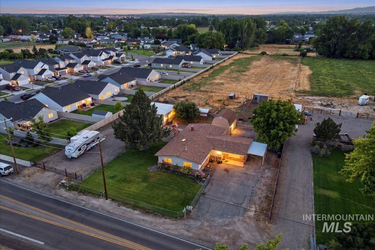 2717 E Victory Rd, Nampa, Idaho 83687, 4 Bedrooms, 3 Bathrooms, Residential For Sale, Price $739,900,MLS 98990105