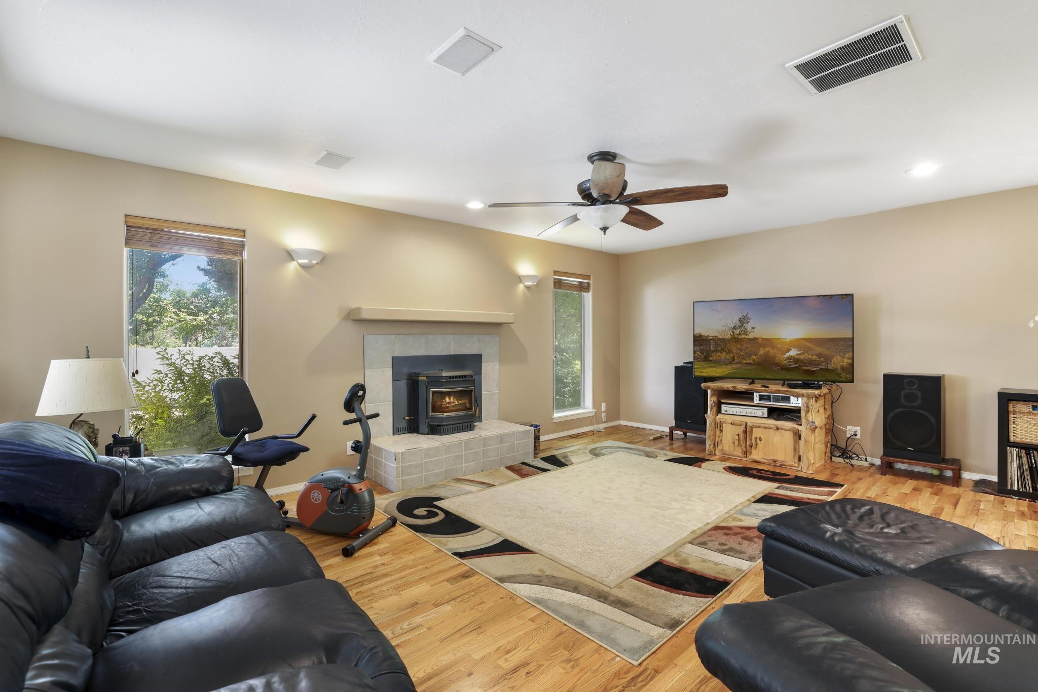 301 Eastridge Drive, Kimberly, Idaho 83342, 5 Bedrooms, 4 Bathrooms, Residential For Sale, Price $679,000,MLS 98990106