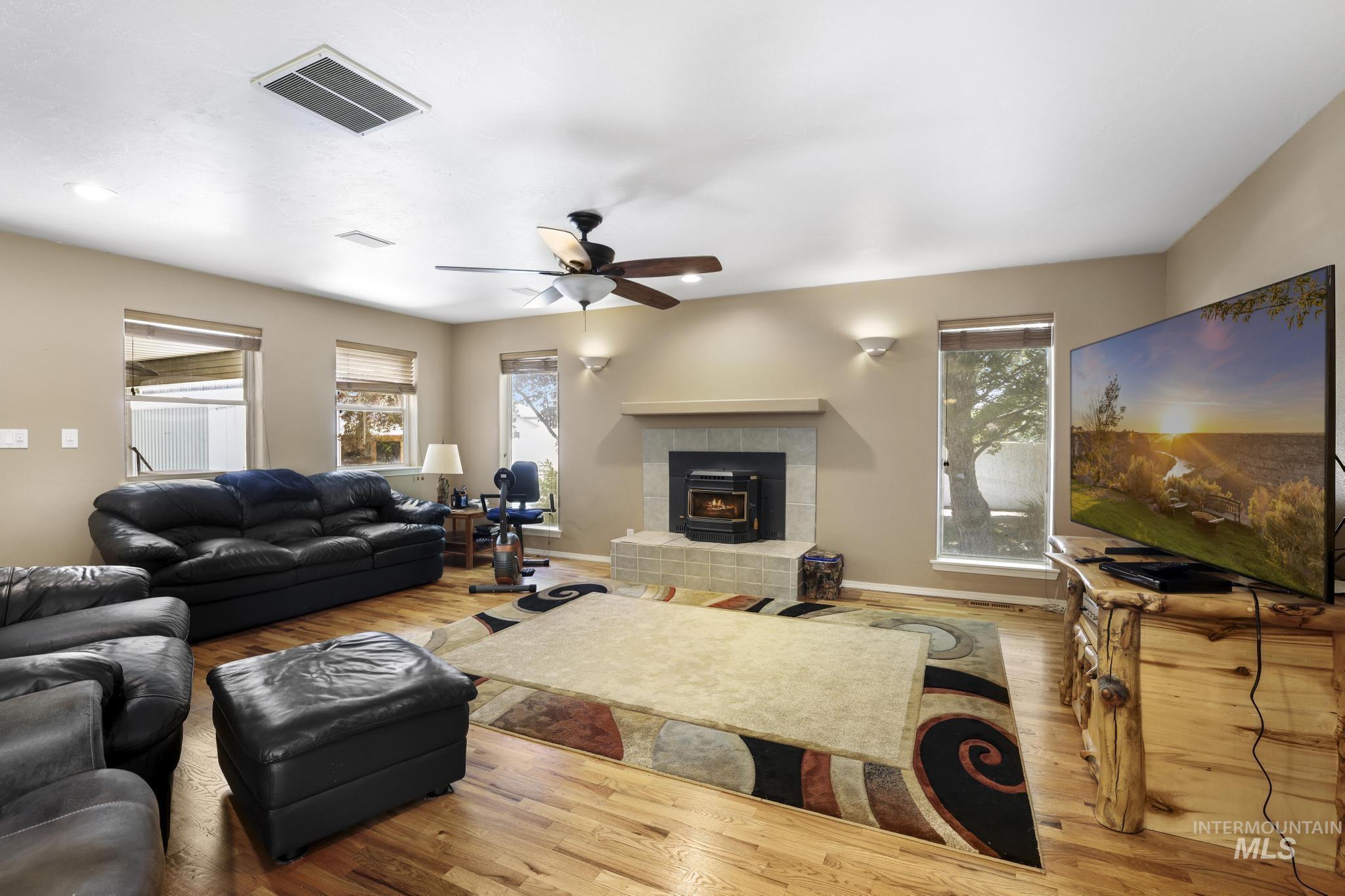301 Eastridge Drive, Kimberly, Idaho 83342, 5 Bedrooms, 4 Bathrooms, Residential For Sale, Price $679,000,MLS 98990106