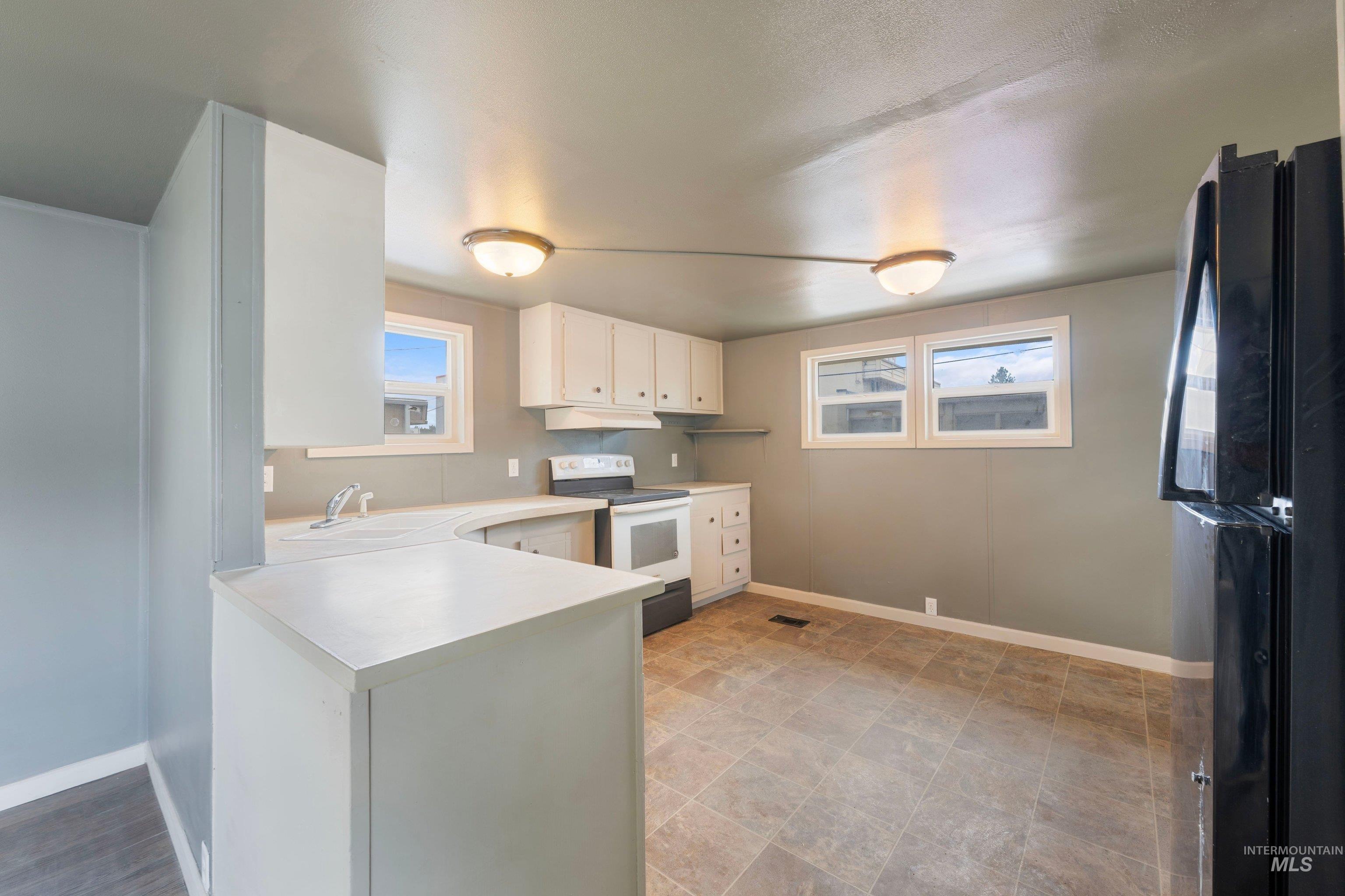 6728 W Fairview, Boise, Idaho 83704, 2 Bedrooms, 1 Bathroom, Residential For Sale, Price $62,400,MLS 98990107