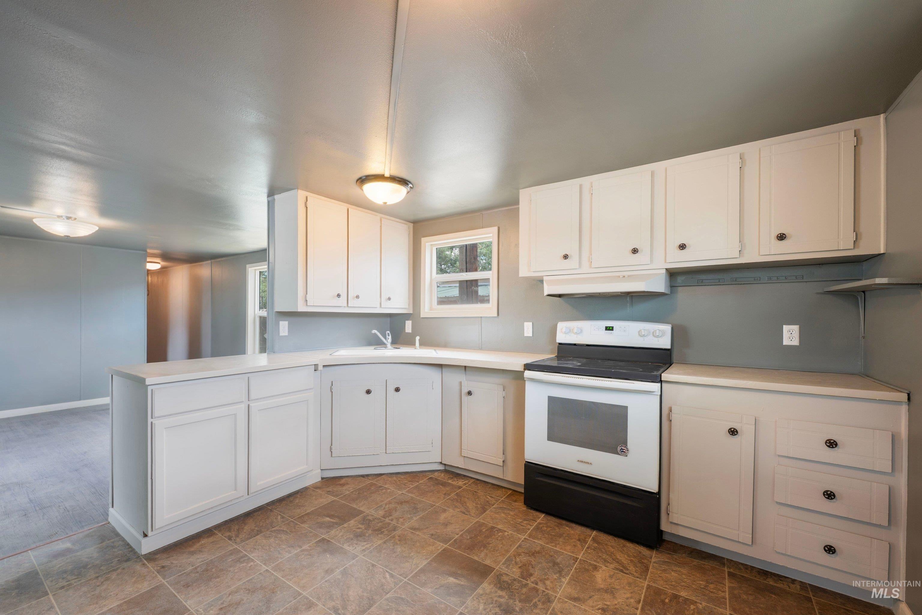 6728 W Fairview, Boise, Idaho 83704, 2 Bedrooms, 1 Bathroom, Residential For Sale, Price $62,400,MLS 98990107