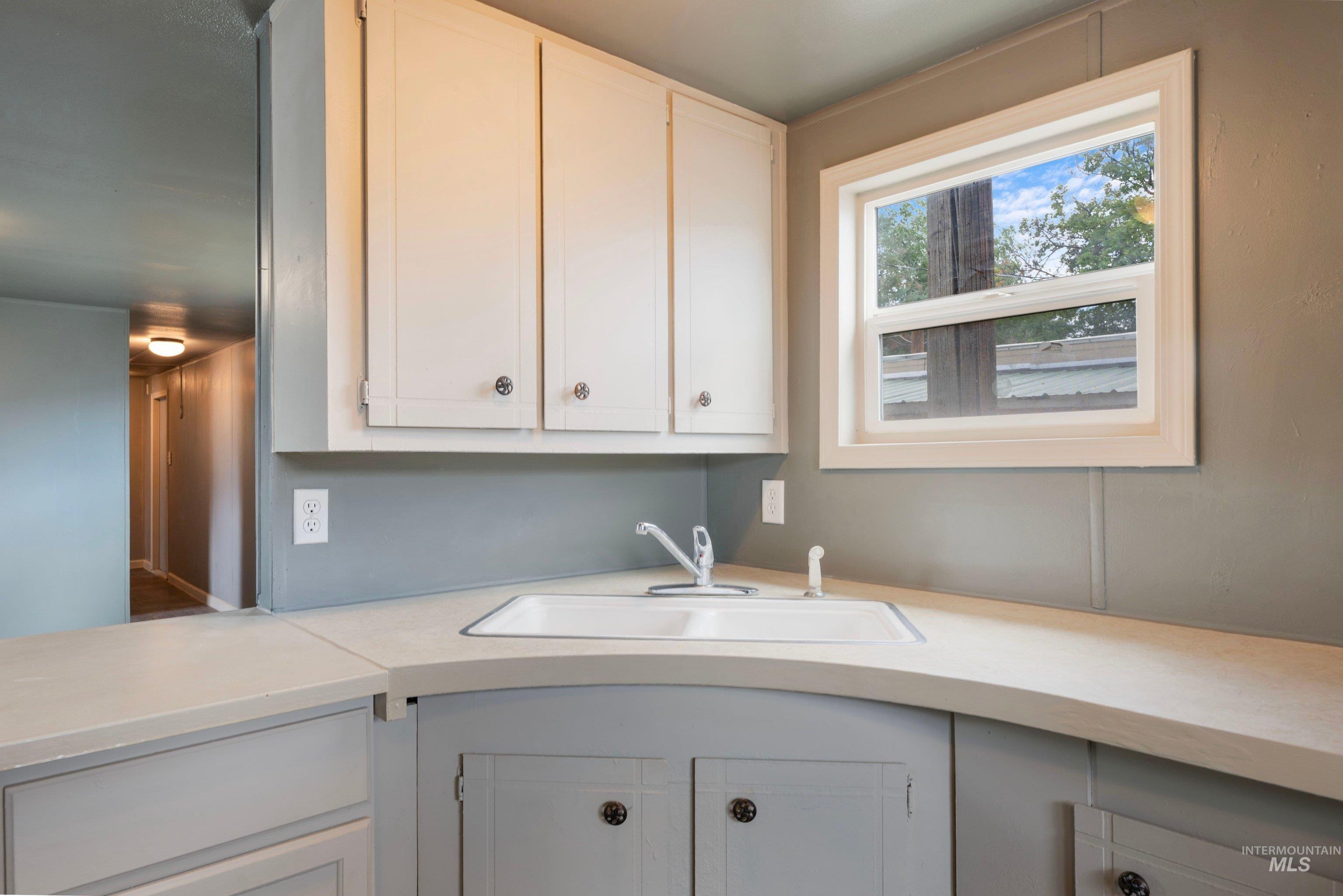 6728 W Fairview, Boise, Idaho 83704, 2 Bedrooms, 1 Bathroom, Residential For Sale, Price $62,400,MLS 98990107