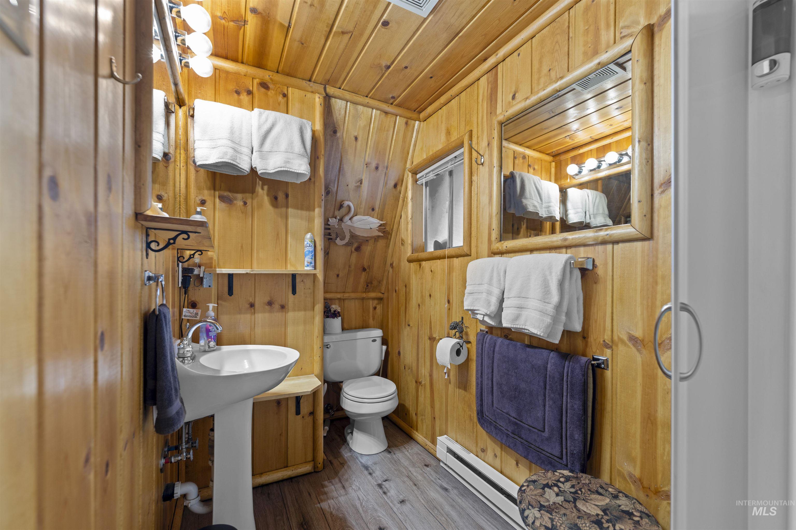 2047 Ferndale Way, McCall, Idaho 83638, 2 Bedrooms, 1 Bathroom, Residential For Sale, Price $725,000,MLS 98990108