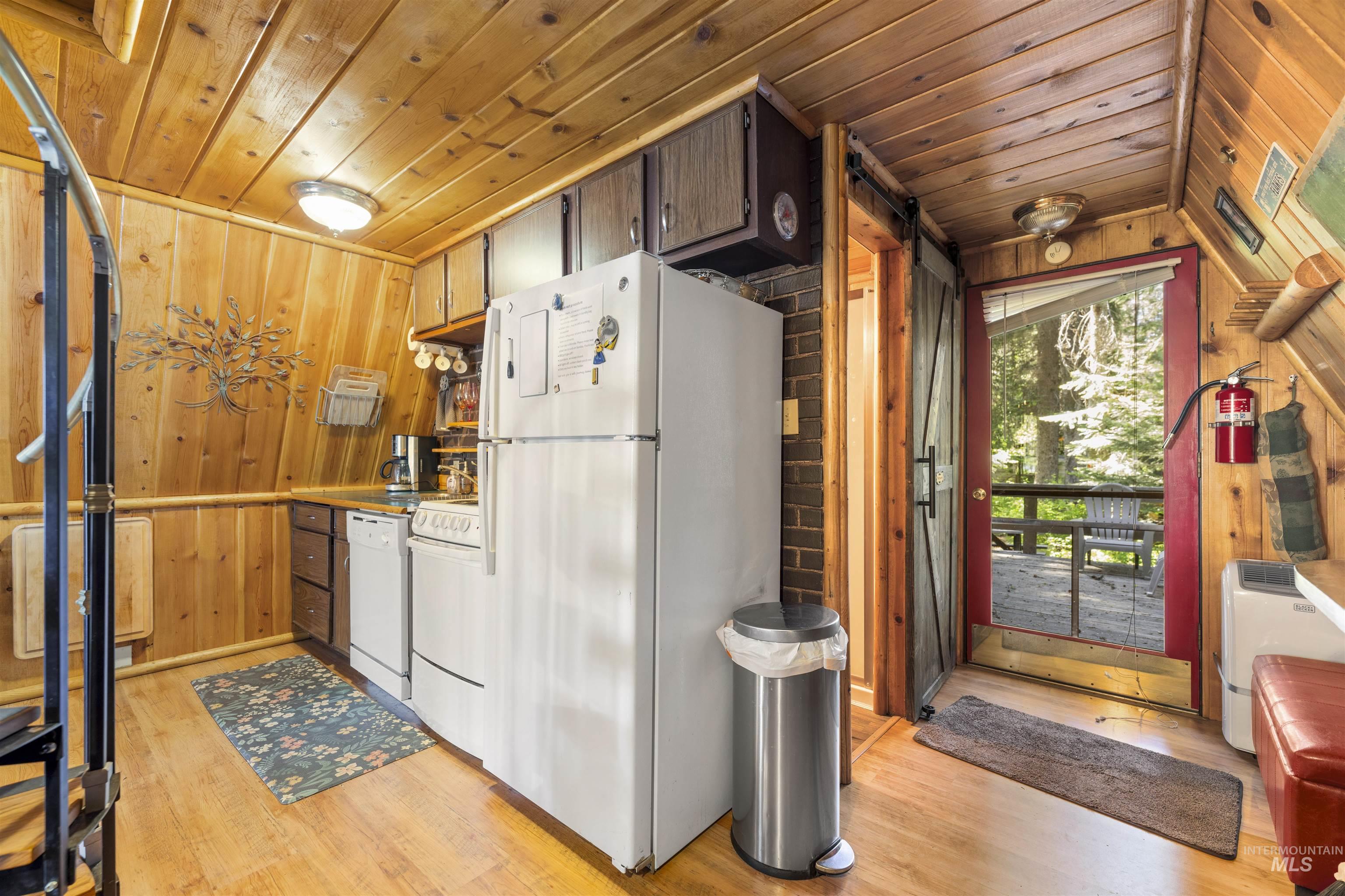 2047 Ferndale Way, McCall, Idaho 83638, 2 Bedrooms, 1 Bathroom, Residential For Sale, Price $725,000,MLS 98990108