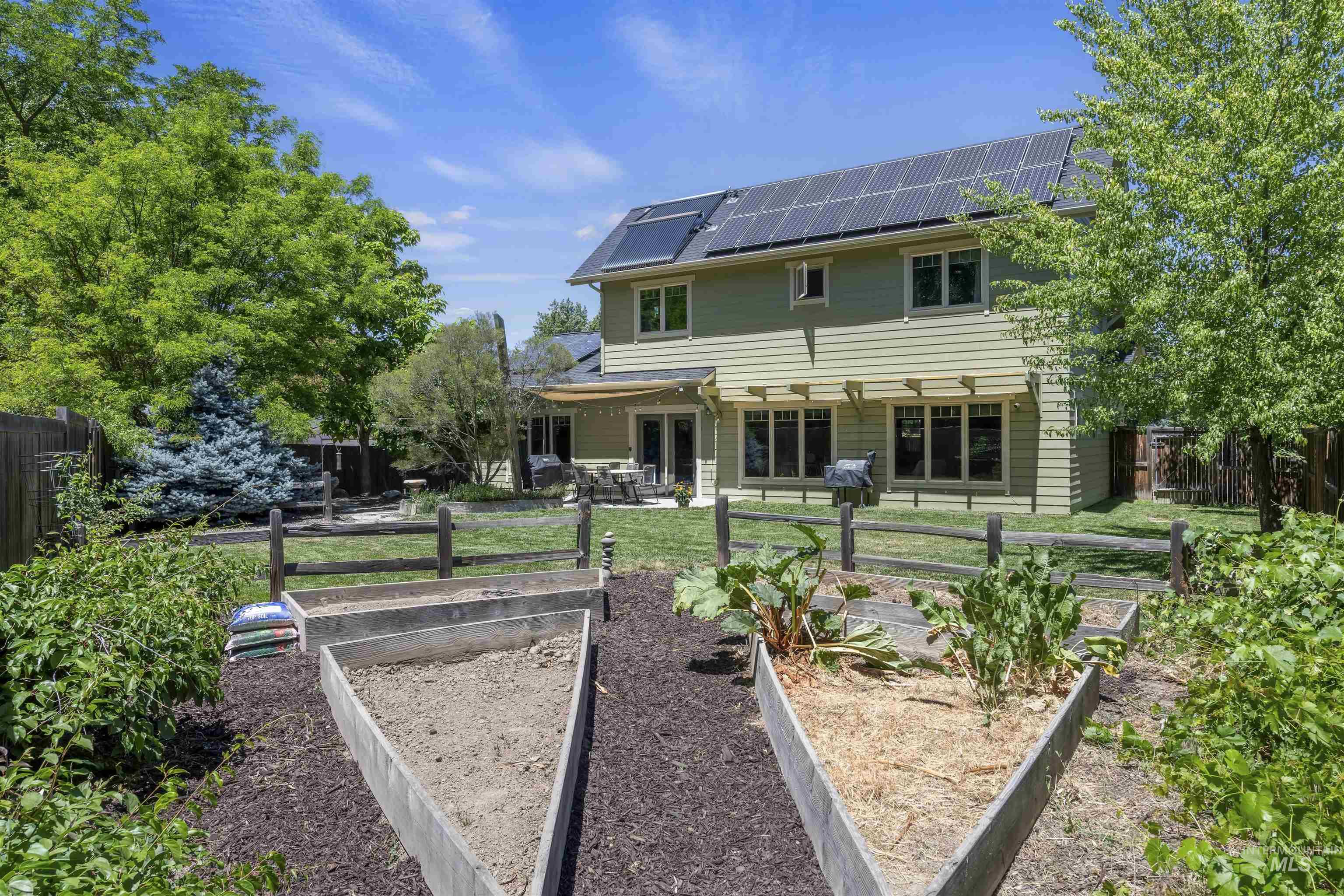 4859 W Willow Lane, Boise, Idaho 83703, 3 Bedrooms, 2.5 Bathrooms, Residential For Sale, Price $795,000,MLS 98990109