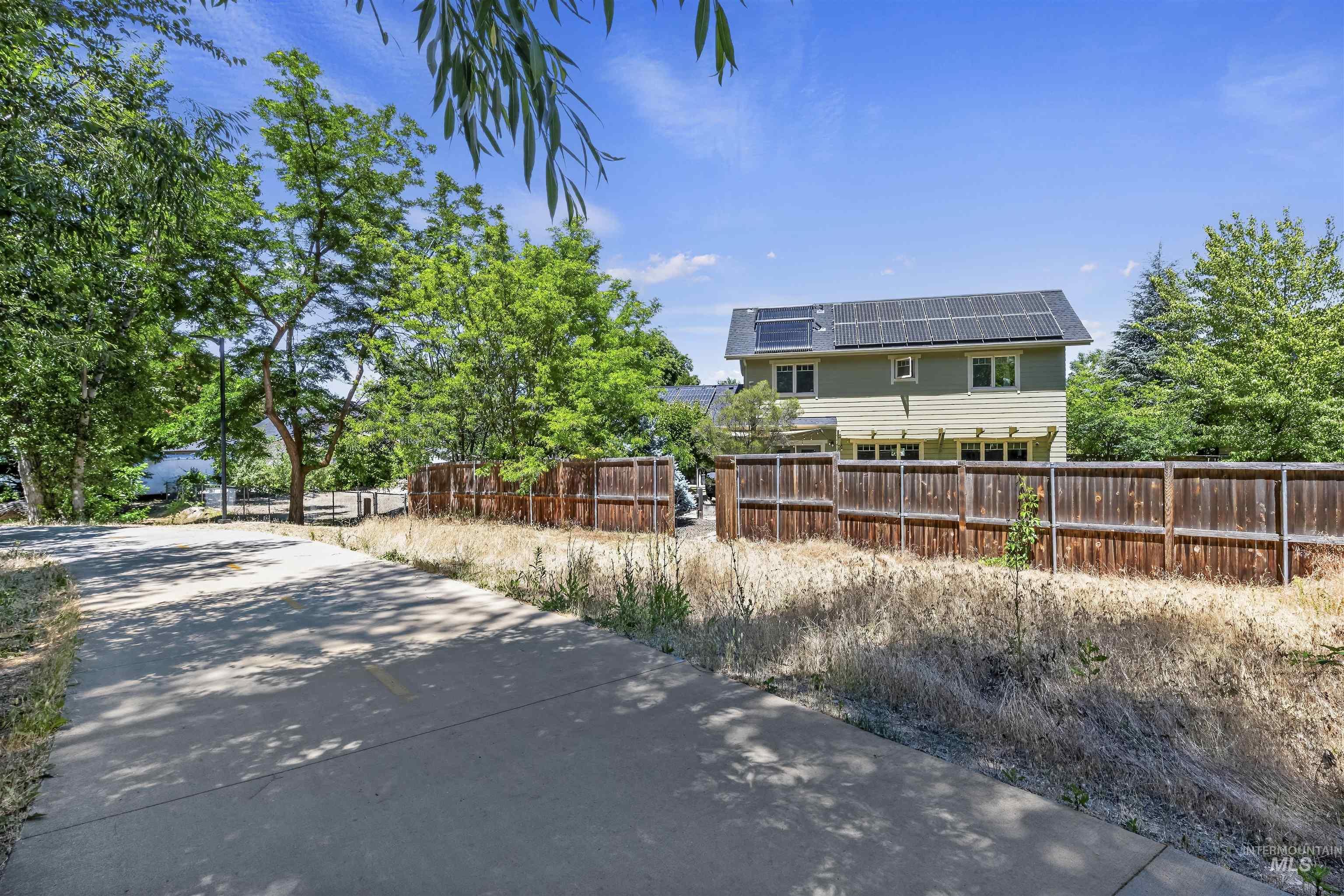 4859 W Willow Lane, Boise, Idaho 83703, 3 Bedrooms, 2.5 Bathrooms, Residential For Sale, Price $795,000,MLS 98990109