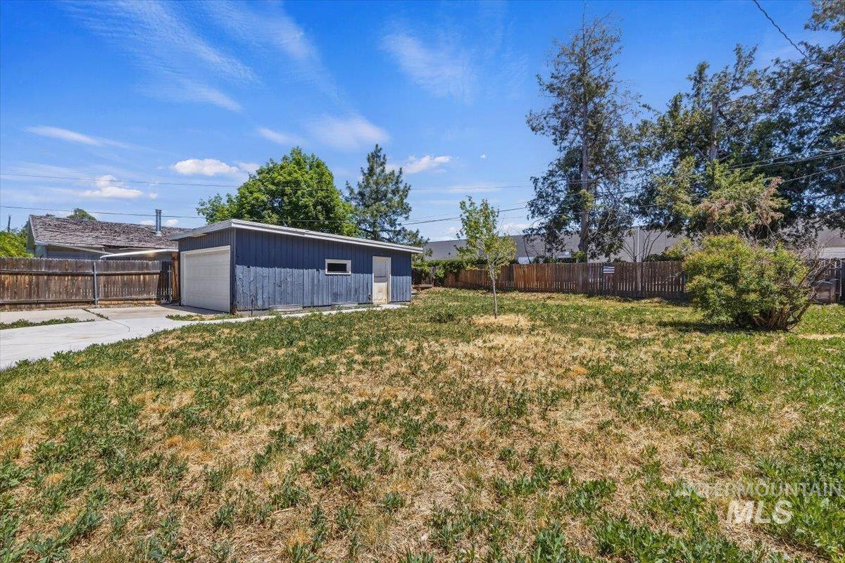 820 N Baker St, Boise, Idaho 83706, 3 Bedrooms, 1.5 Bathrooms, Residential For Sale, Price $429,000,MLS 98990113