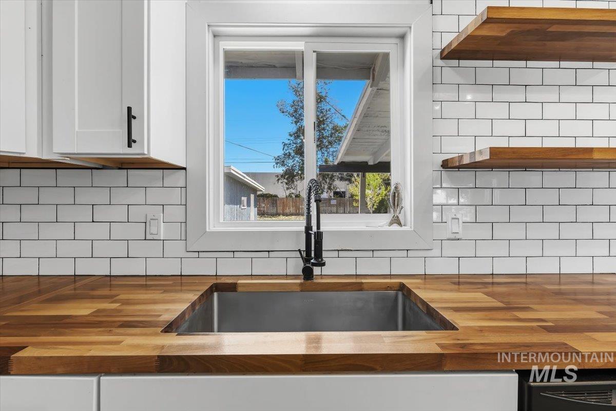 820 N Baker St, Boise, Idaho 83706, 3 Bedrooms, 1.5 Bathrooms, Residential For Sale, Price $429,000,MLS 98990113