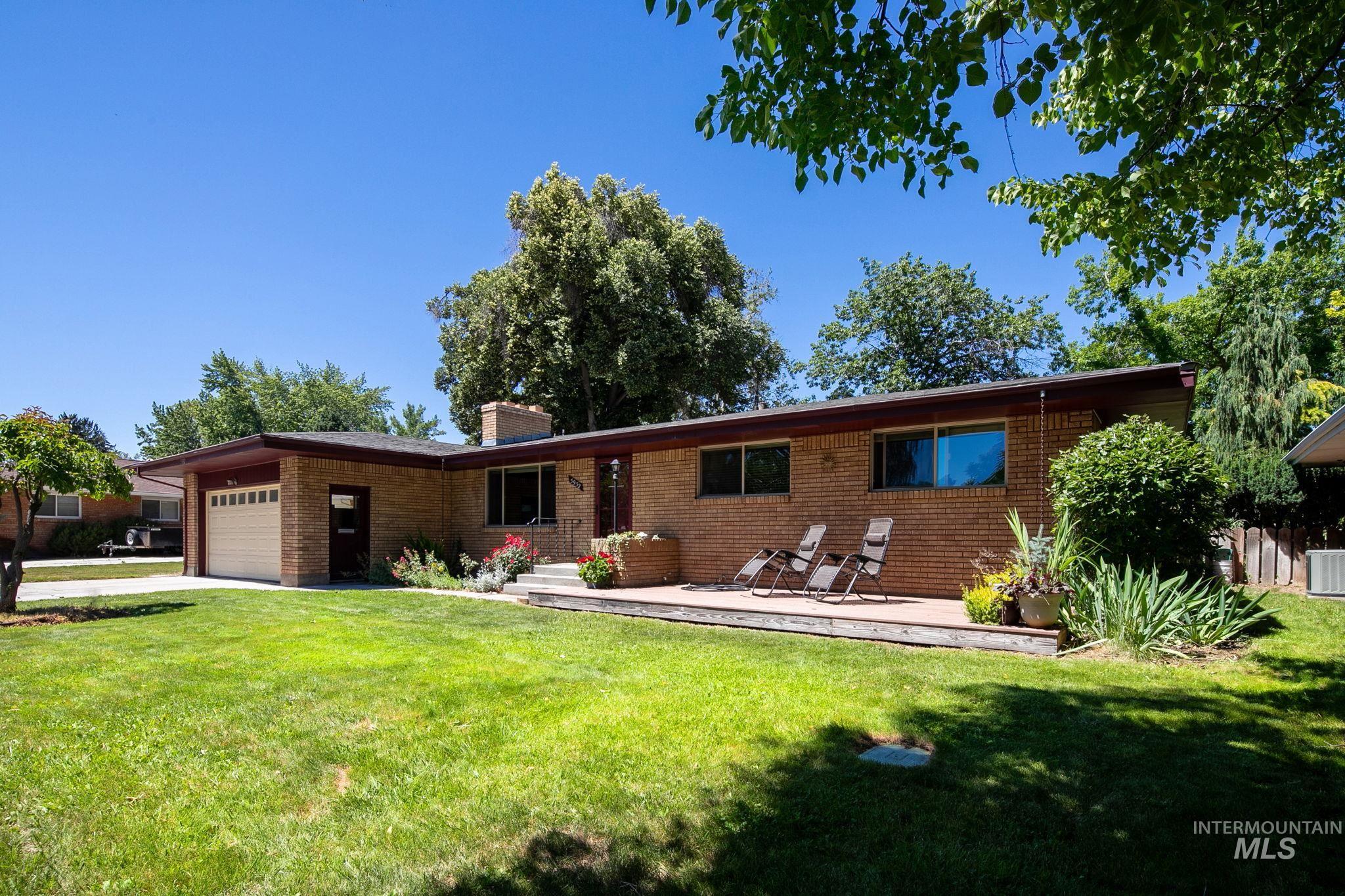 5932 W Poplar dr., Boise, Idaho 83704, 4 Bedrooms, 2 Bathrooms, Residential For Sale, Price $679,000,MLS 98990115