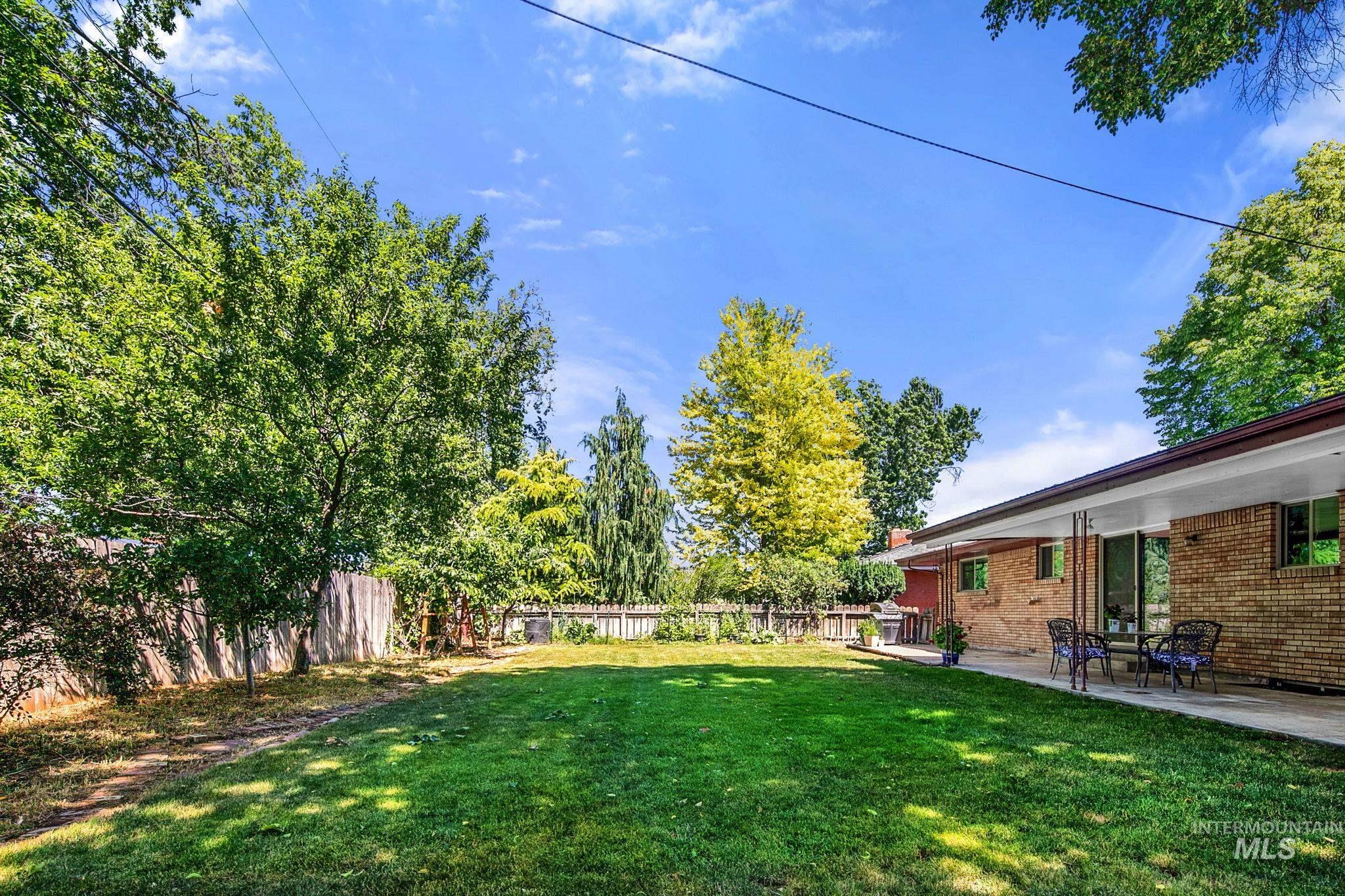 5932 W Poplar dr., Boise, Idaho 83704, 4 Bedrooms, 2 Bathrooms, Residential For Sale, Price $679,000,MLS 98990115