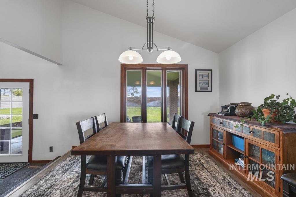 2987 E 3500 N, Twin Falls, Idaho 83301-0307, 3 Bedrooms, 3 Bathrooms, Residential For Sale, Price $695,000,MLS 98990116