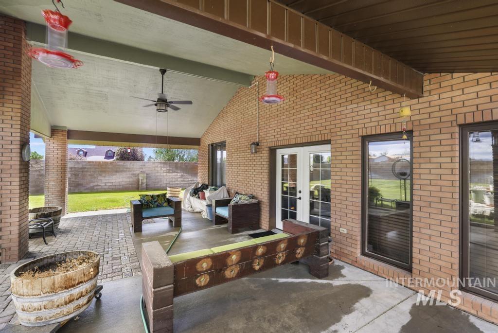 2987 E 3500 N, Twin Falls, Idaho 83301-0307, 3 Bedrooms, 3 Bathrooms, Residential For Sale, Price $695,000,MLS 98990116