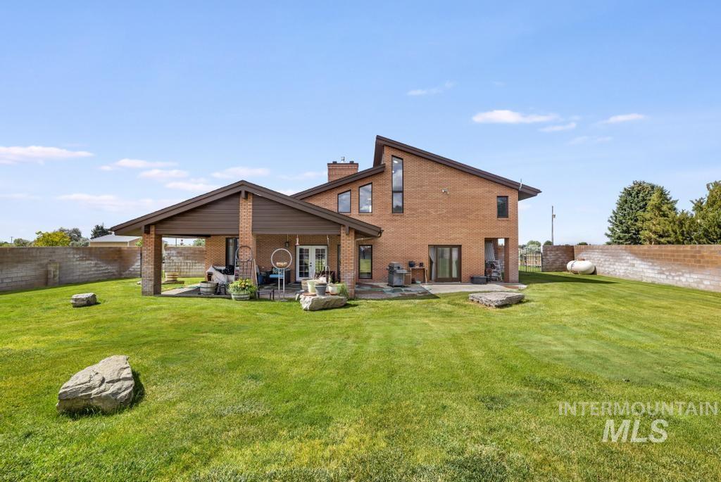 2987 E 3500 N, Twin Falls, Idaho 83301-0307, 3 Bedrooms, 3 Bathrooms, Residential For Sale, Price $695,000,MLS 98990116