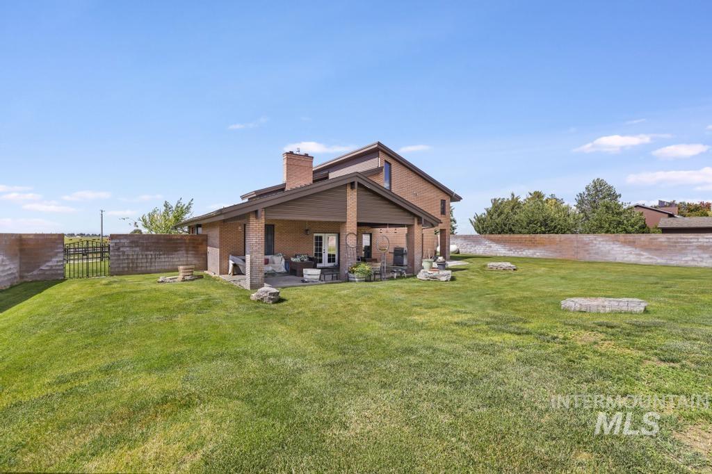 2987 E 3500 N, Twin Falls, Idaho 83301-0307, 3 Bedrooms, 3 Bathrooms, Residential For Sale, Price $695,000,MLS 98990116