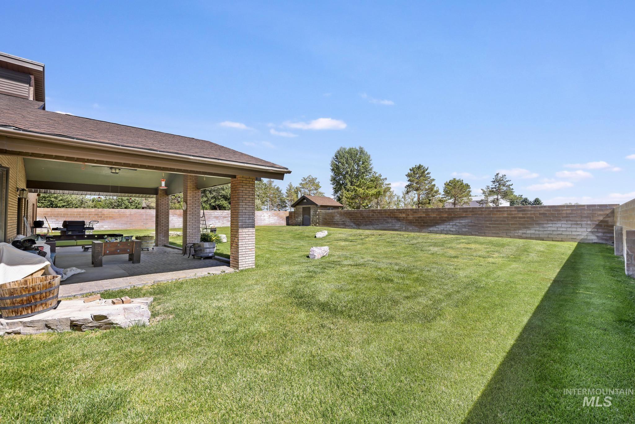 2987 E 3500 N, Twin Falls, Idaho 83301-0307, 3 Bedrooms, 3 Bathrooms, Residential For Sale, Price $695,000,MLS 98990116