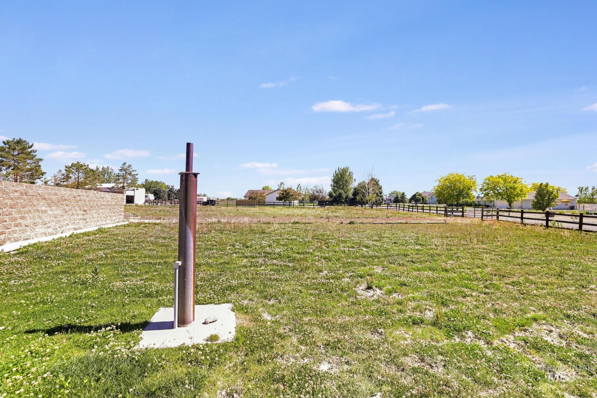 2987 E 3500 N, Twin Falls, Idaho 83301-0307, 3 Bedrooms, 3 Bathrooms, Residential For Sale, Price $695,000,MLS 98990116