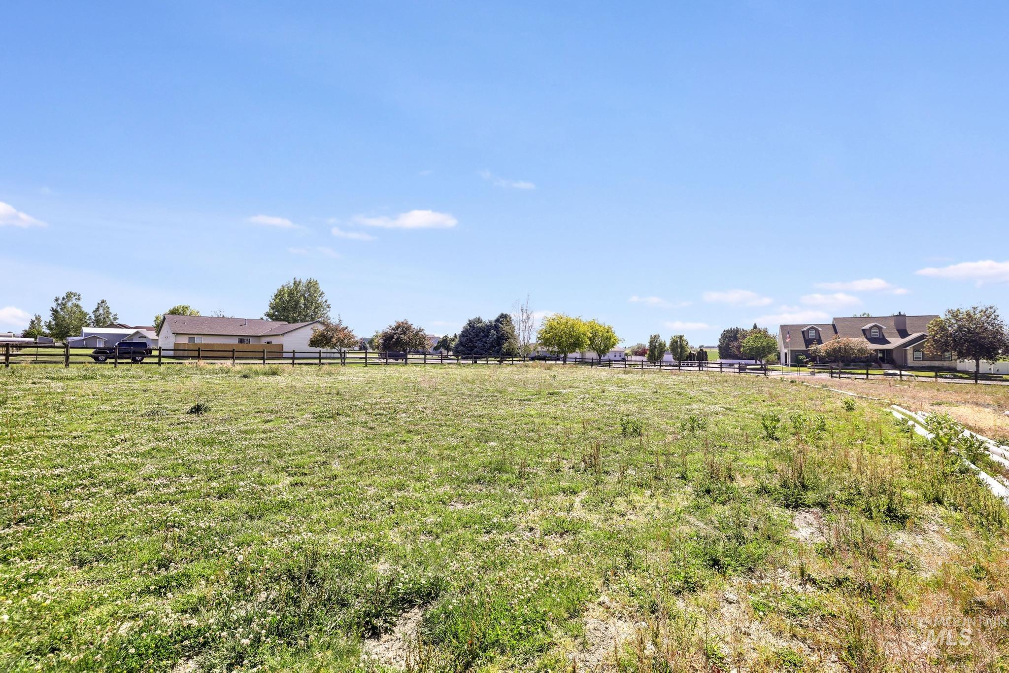 2987 E 3500 N, Twin Falls, Idaho 83301-0307, 3 Bedrooms, 3 Bathrooms, Residential For Sale, Price $695,000,MLS 98990116