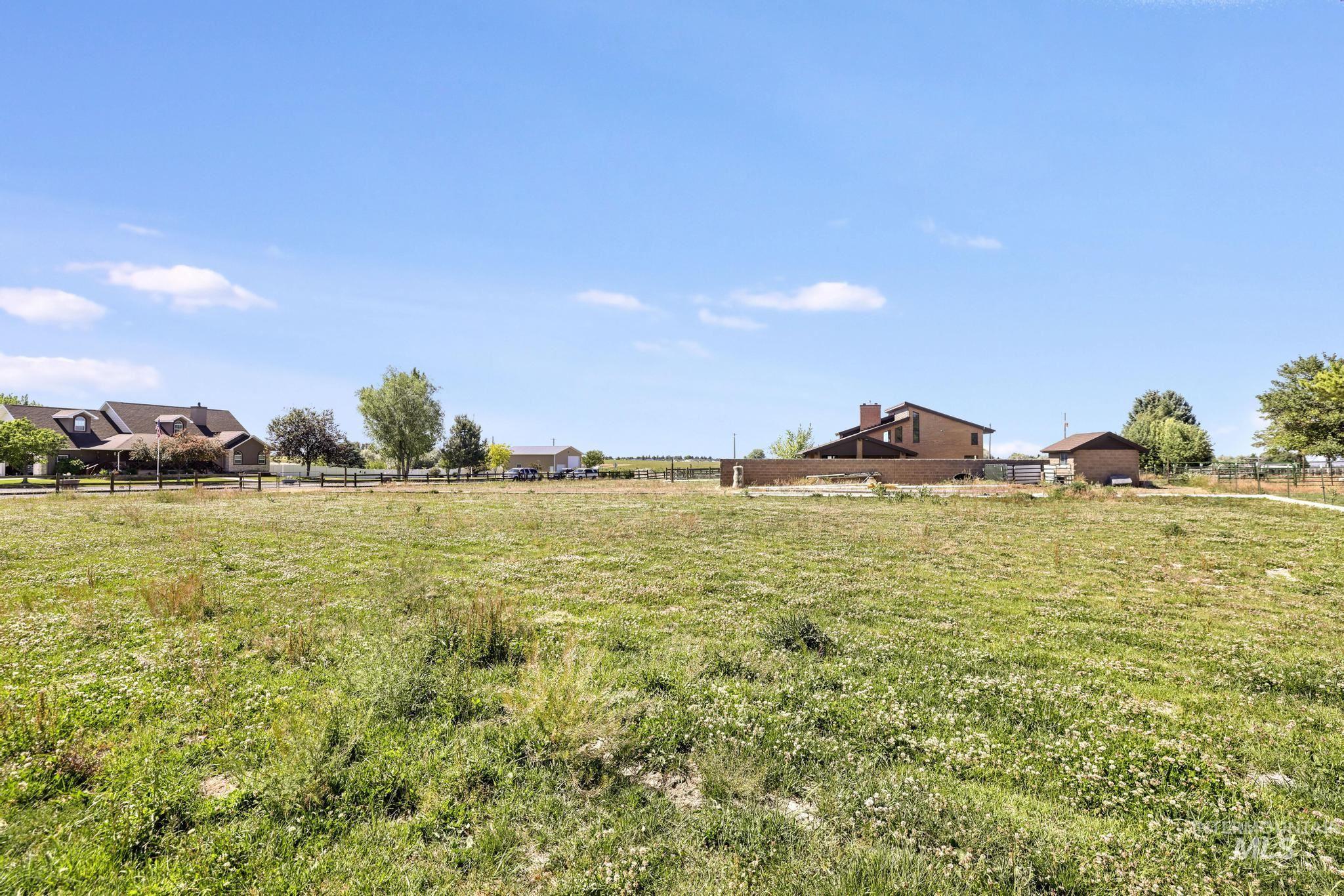 2987 E 3500 N, Twin Falls, Idaho 83301-0307, 3 Bedrooms, 3 Bathrooms, Residential For Sale, Price $695,000,MLS 98990116