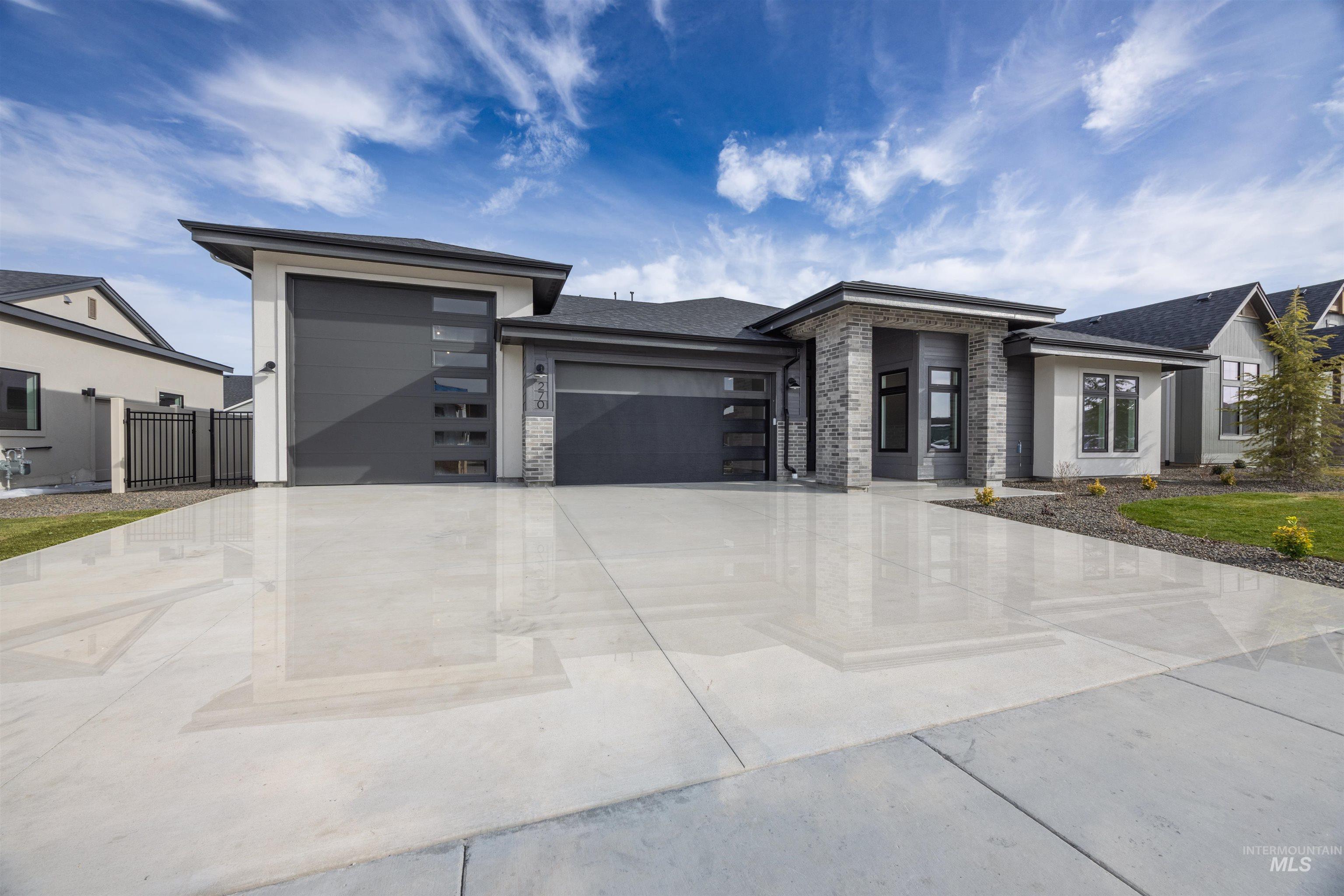 270 N Hunter Creek Ave, Eagle, Idaho 83616, 4 Bedrooms, 2.5 Bathrooms, Residential For Sale, Price $1,049,500,MLS 98990119
