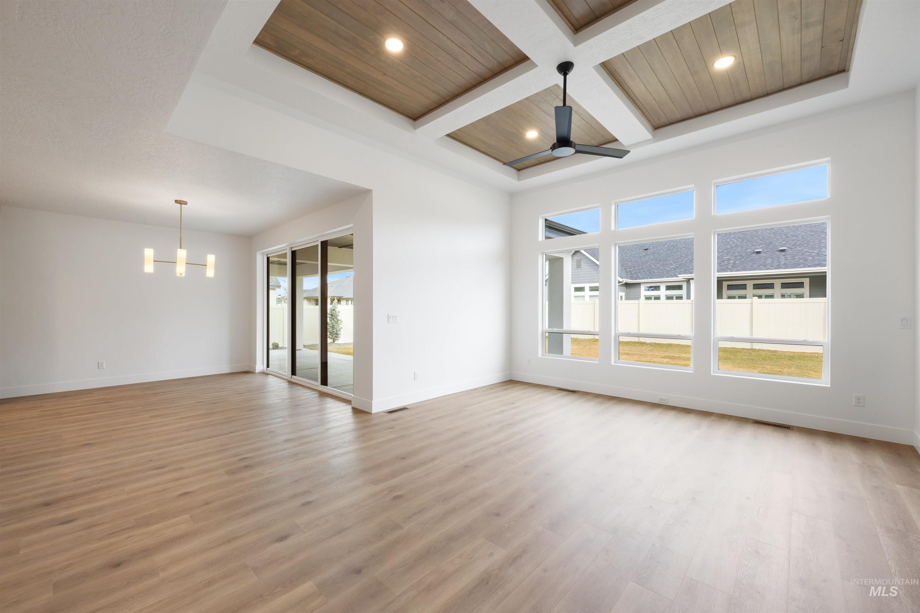 270 N Hunter Creek Ave, Eagle, Idaho 83616, 4 Bedrooms, 2.5 Bathrooms, Residential For Sale, Price $1,049,500,MLS 98990119
