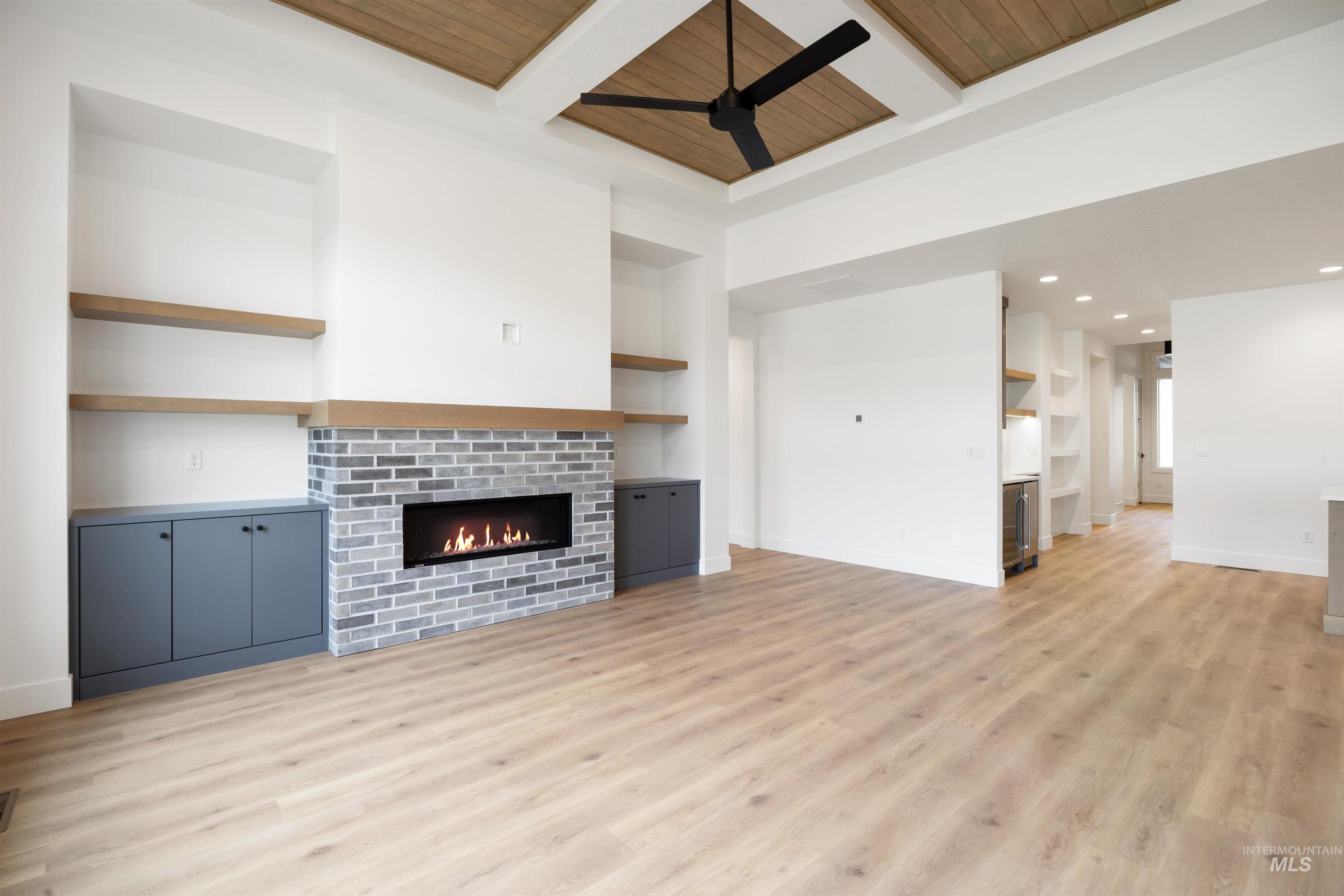270 N Hunter Creek Ave, Eagle, Idaho 83616, 4 Bedrooms, 2.5 Bathrooms, Residential For Sale, Price $1,049,500,MLS 98990119