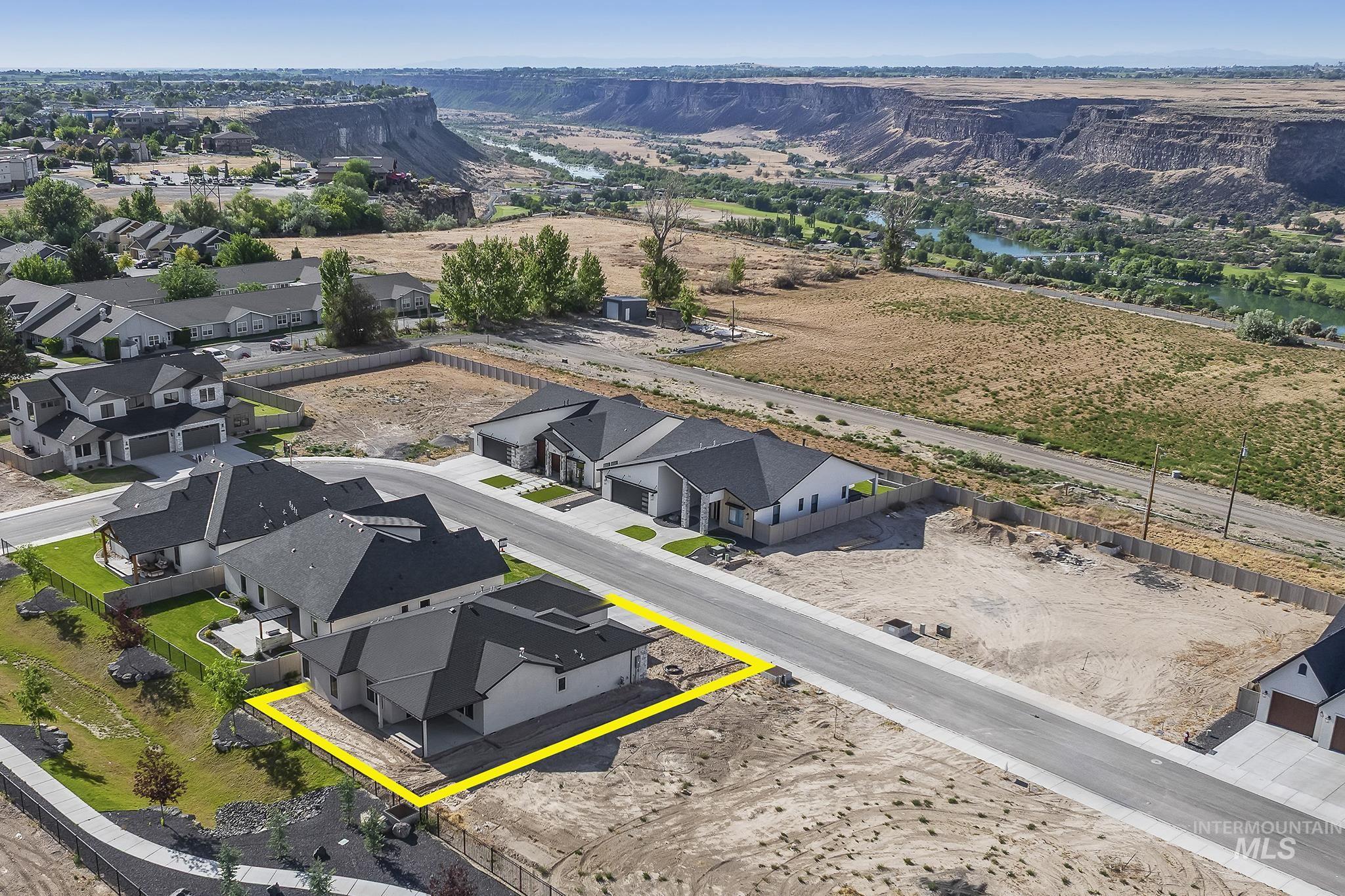 548 Canyon Falls Dr, Twin Falls, Idaho 83301, 3 Bedrooms, 3 Bathrooms, Residential For Sale, Price $639,000,MLS 98990126