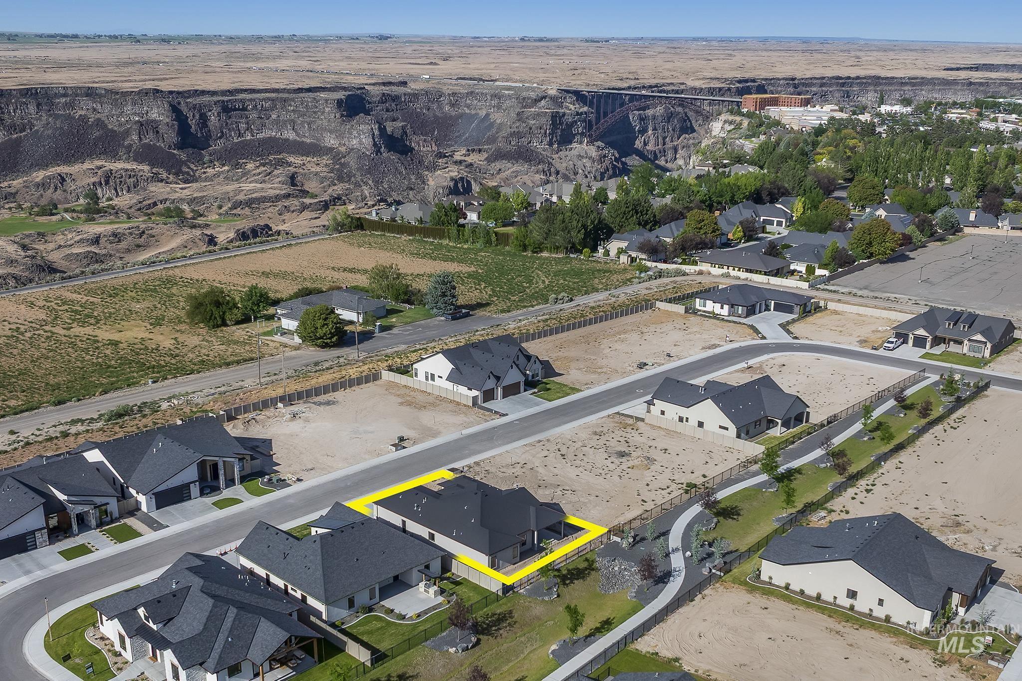 548 Canyon Falls Dr, Twin Falls, Idaho 83301, 3 Bedrooms, 3 Bathrooms, Residential For Sale, Price $639,000,MLS 98990126