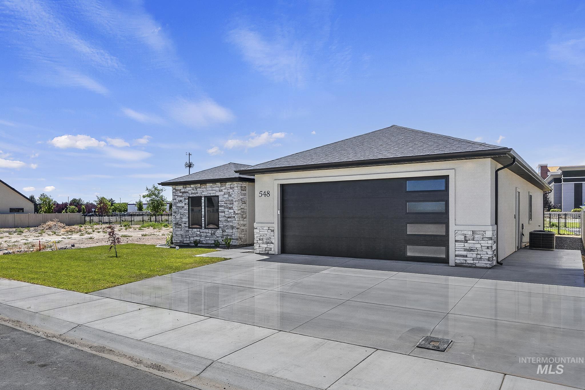 548 Canyon Falls Dr, Twin Falls, Idaho 83301, 3 Bedrooms, 3 Bathrooms, Residential For Sale, Price $639,000,MLS 98990126