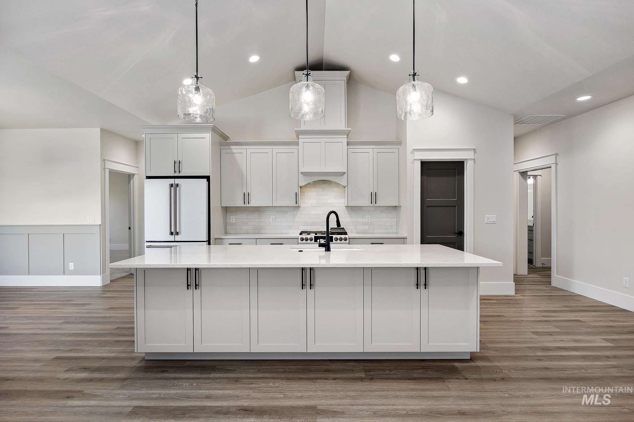 548 Canyon Falls Dr, Twin Falls, Idaho 83301, 3 Bedrooms, 3 Bathrooms, Residential For Sale, Price $639,000,MLS 98990126