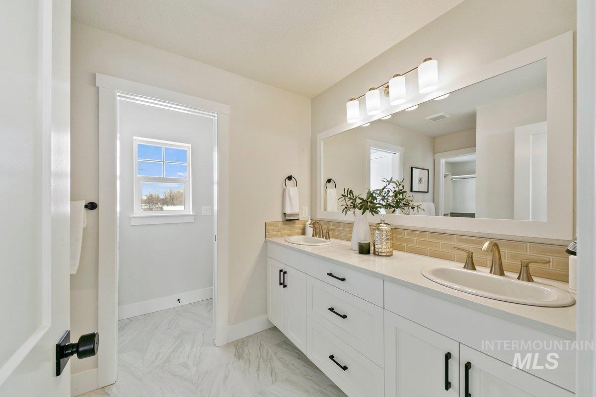 3752 Jackie Lane, Boise, Idaho 83704, 3 Bedrooms, 2.5 Bathrooms, Residential For Sale, Price $569,900,MLS 98990127