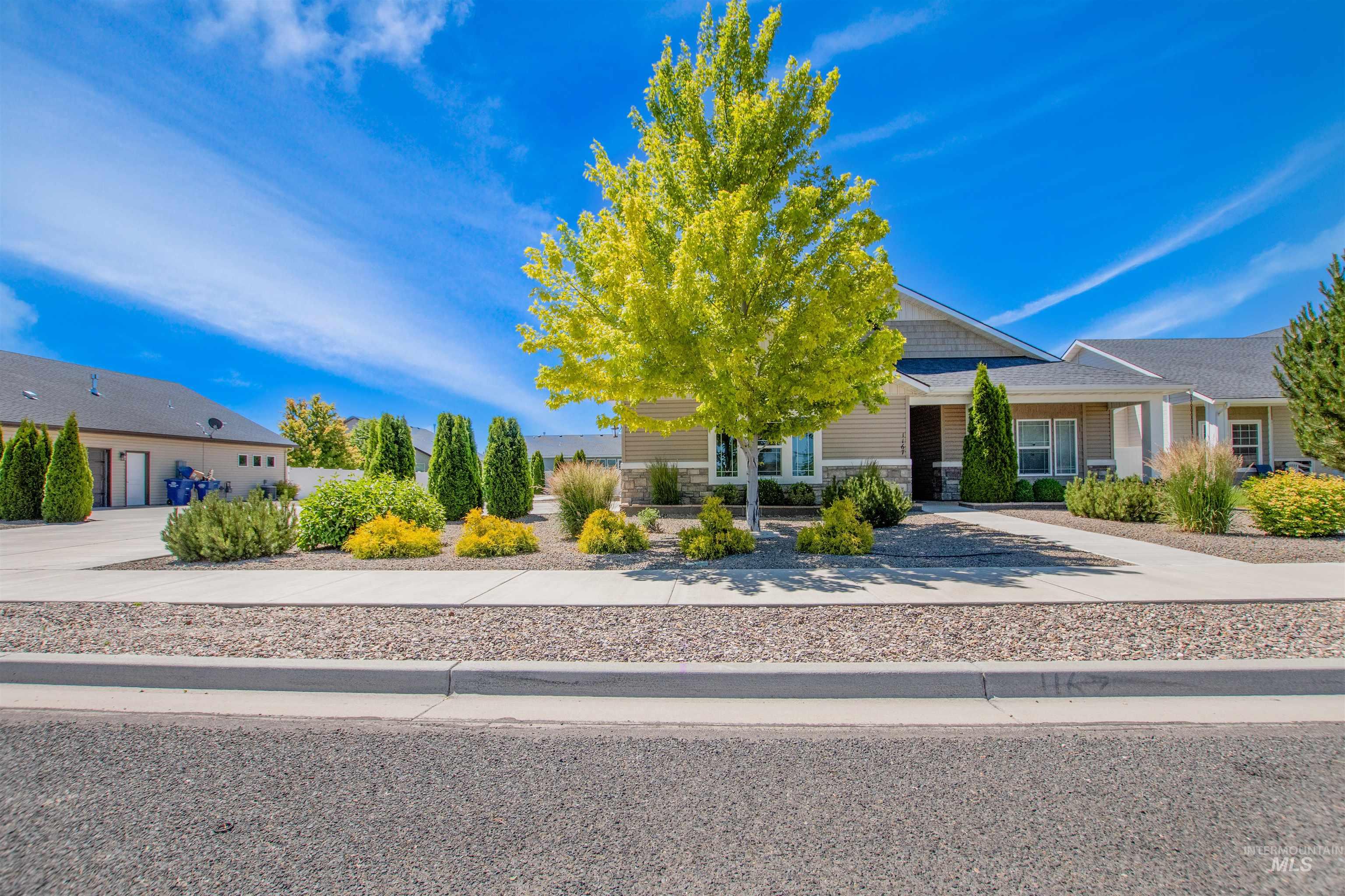 1167 N College Road West, Twin Falls, Idaho 83301, 3 Bedrooms, 2 Bathrooms, Residential For Sale, Price $385,000,MLS 98990147