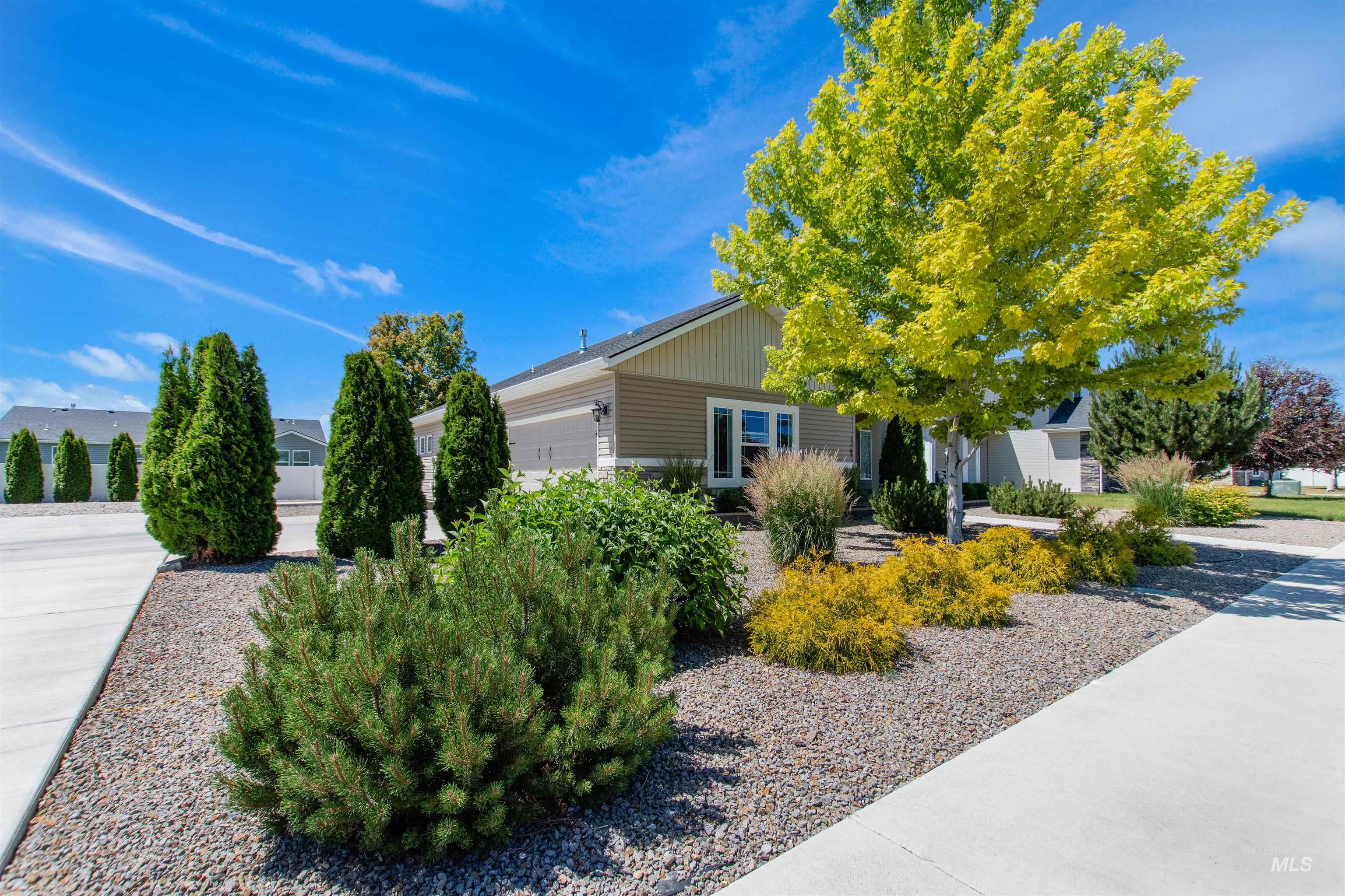 1167 N College Road West, Twin Falls, Idaho 83301, 3 Bedrooms, 2 Bathrooms, Residential For Sale, Price $385,000,MLS 98990147