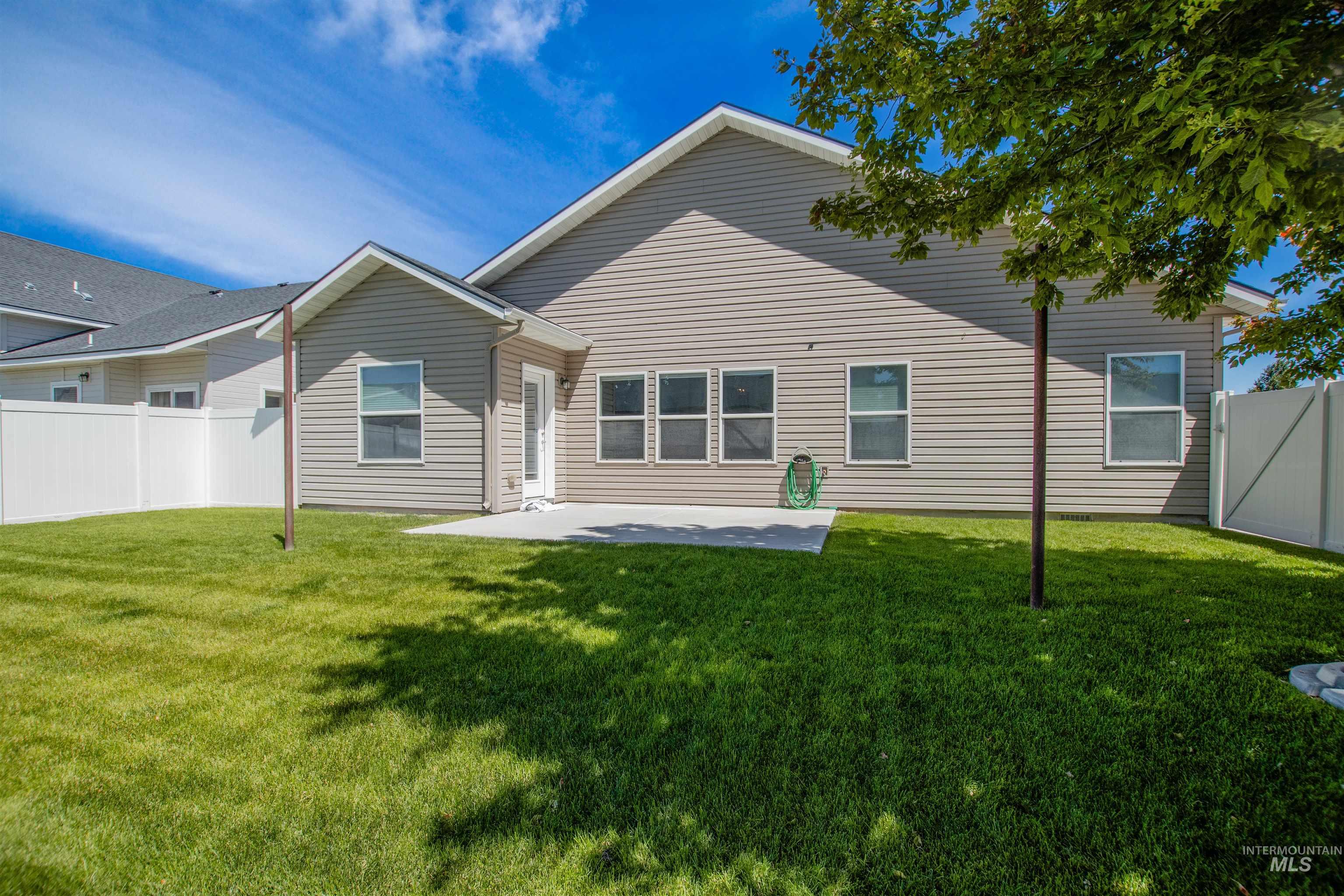 1167 N College Road West, Twin Falls, Idaho 83301, 3 Bedrooms, 2 Bathrooms, Residential For Sale, Price $385,000,MLS 98990147