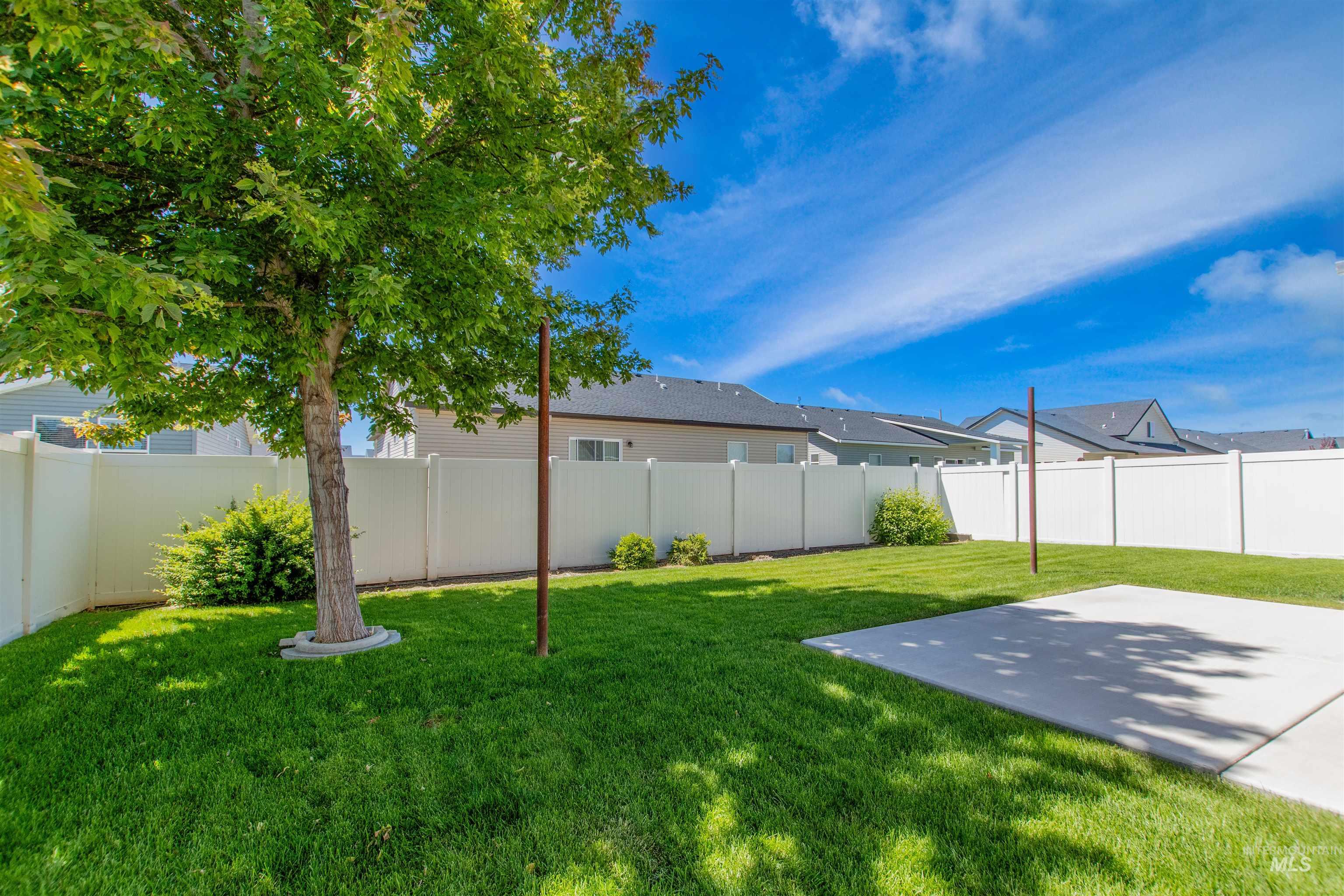 1167 N College Road West, Twin Falls, Idaho 83301, 3 Bedrooms, 2 Bathrooms, Residential For Sale, Price $385,000,MLS 98990147