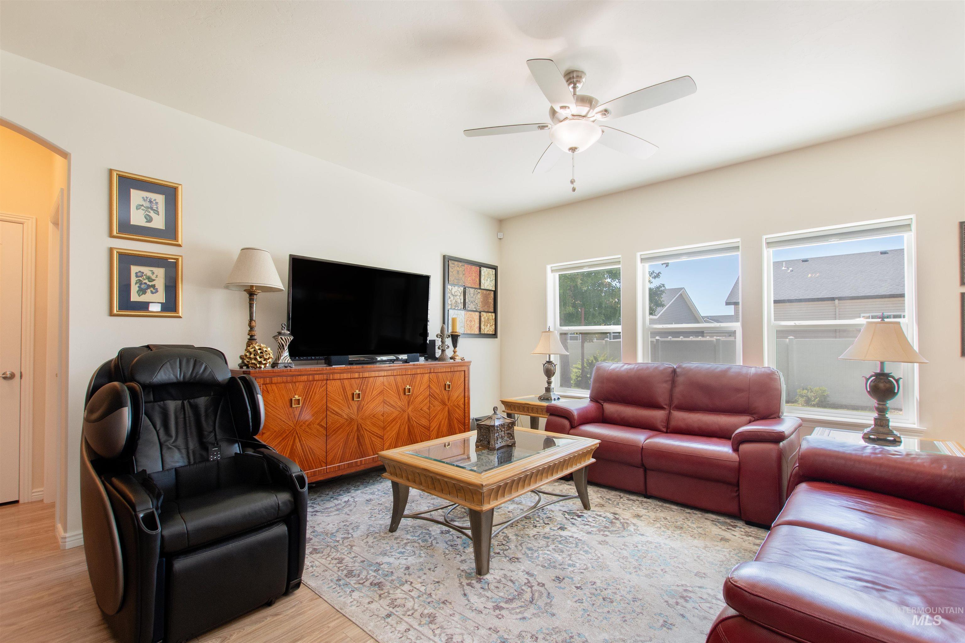 1167 N College Road West, Twin Falls, Idaho 83301, 3 Bedrooms, 2 Bathrooms, Residential For Sale, Price $385,000,MLS 98990147