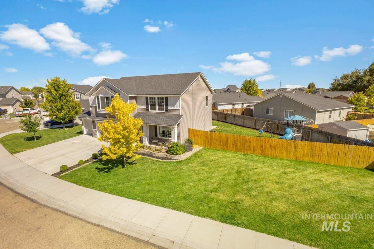 2604 Quaking Ct., Caldwell, Idaho 83607, 4 Bedrooms, 2.5 Bathrooms, Residential For Sale, Price $409,900,MLS 98990149